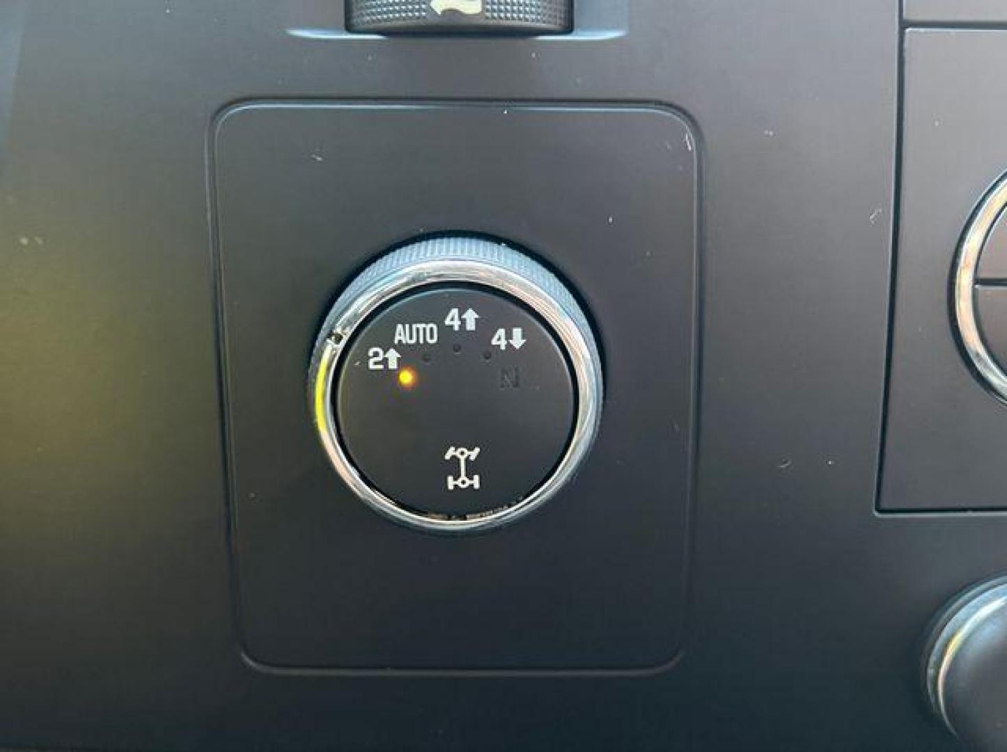 2012 WHITE /Black GMC SIERRA 1500 SLE (3GTP2VE75CG) with an 5.3L engine, Automatic transmission, located at 2990 Old Orchard Rd., Jackson, MO, 63755, 37.354214, -89.612106 - Photo#2