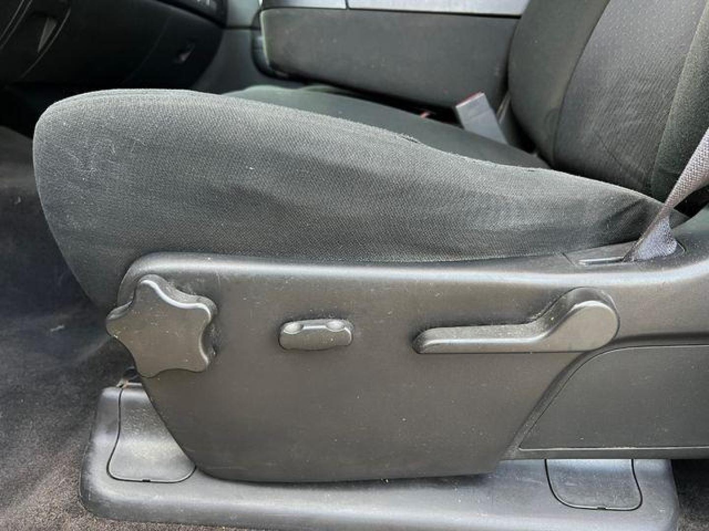 2012 WHITE /Black GMC SIERRA 1500 SLE (3GTP2VE75CG) with an 5.3L engine, Automatic transmission, located at 2990 Old Orchard Rd., Jackson, MO, 63755, 37.354214, -89.612106 - Photo#3