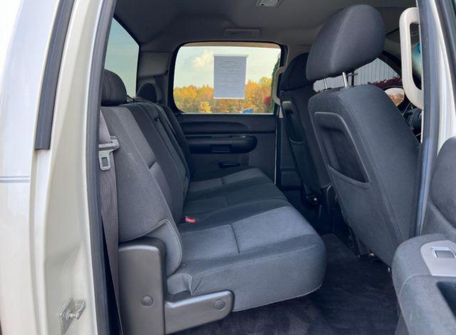 2012 WHITE /Black GMC SIERRA 1500 SLE (3GTP2VE75CG) with an 5.3L engine, Automatic transmission, located at 2990 Old Orchard Rd., Jackson, MO, 63755, 37.354214, -89.612106 - Photo#16