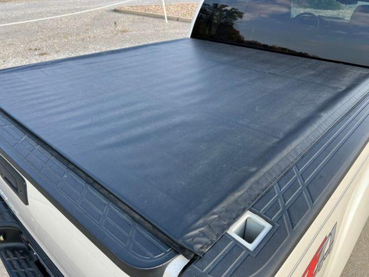 2012 WHITE /Black GMC SIERRA 1500 SLE (3GTP2VE75CG) with an 5.3L engine, Automatic transmission, located at 2990 Old Orchard Rd., Jackson, MO, 63755, 37.354214, -89.612106 - Photo#19