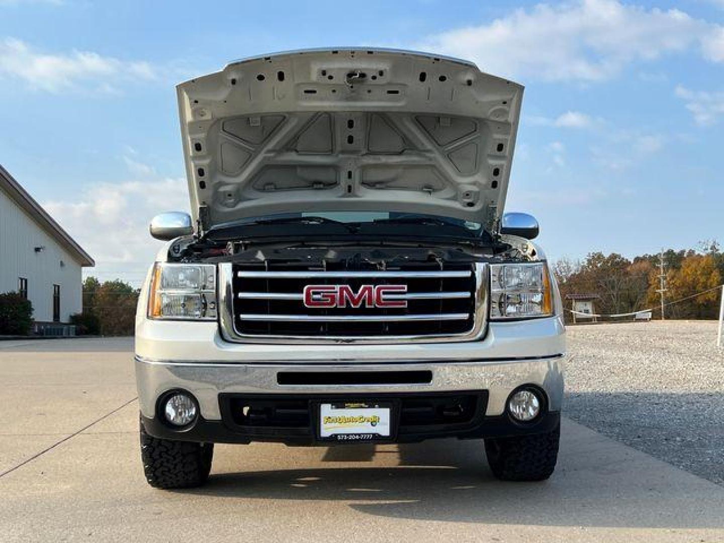 2012 WHITE /Black GMC SIERRA 1500 SLE (3GTP2VE75CG) with an 5.3L engine, Automatic transmission, located at 2990 Old Orchard Rd., Jackson, MO, 63755, 37.354214, -89.612106 - Photo#28