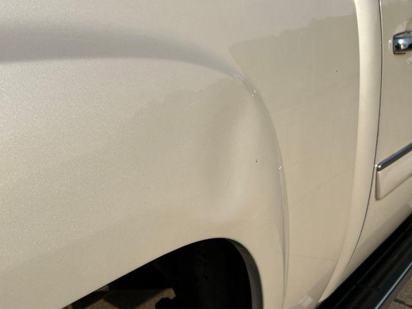 2012 WHITE /Black GMC SIERRA 1500 SLE (3GTP2VE75CG) with an 5.3L engine, Automatic transmission, located at 2990 Old Orchard Rd., Jackson, MO, 63755, 37.354214, -89.612106 - Photo#36