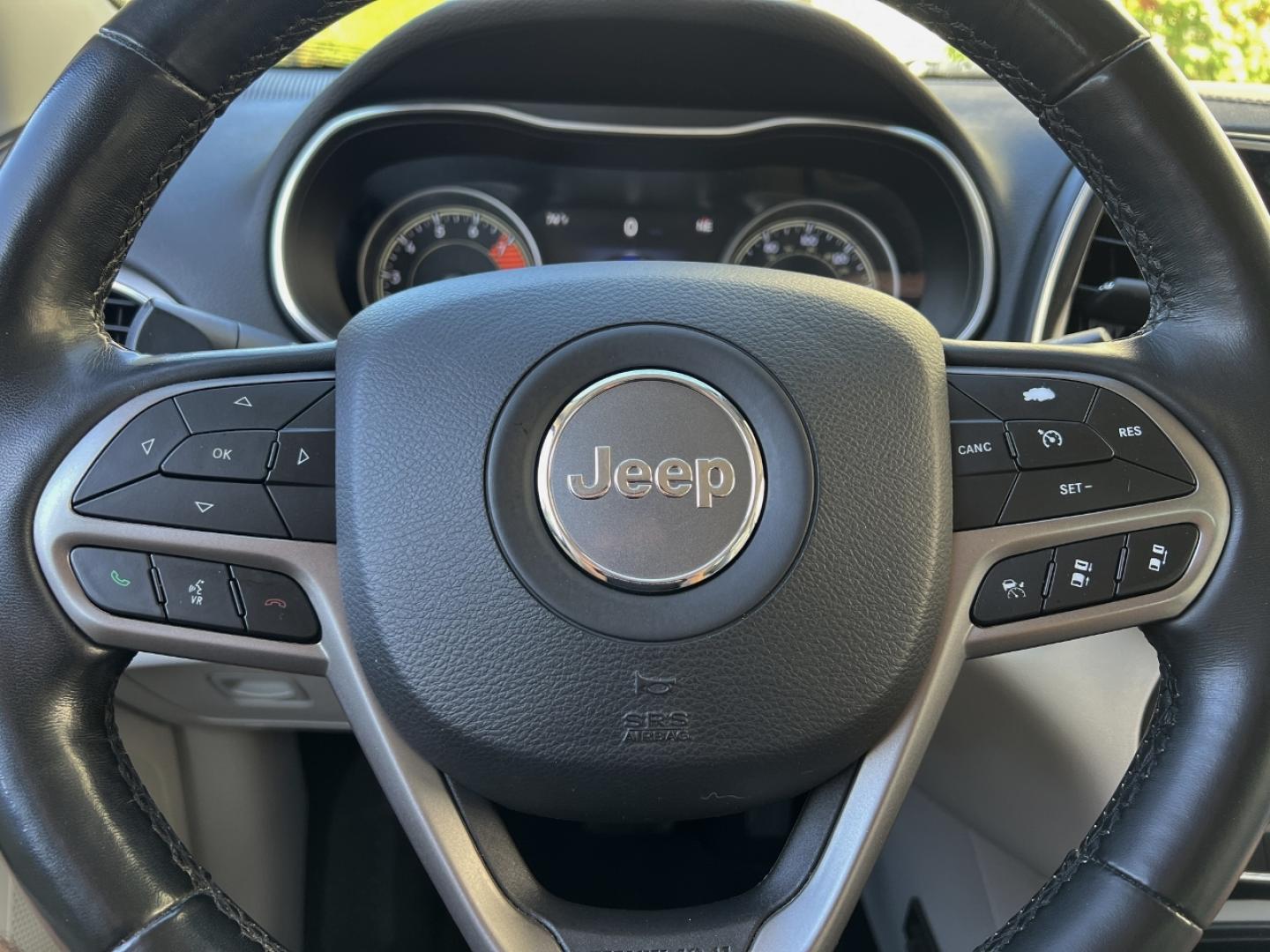 2020 MAROON /Tan Leather JEEP CHEROKEE LIMITED (1C4PJLDX3LD) with an 3.2L V6 engine, Automatic transmission, located at 506 S. Kingshighway, Cape Girardeau, MO, 63703, (573) 235-5000, 37.294991, -89.553635 - 2020 Jeep Cherokee Limited 1-Owner 119xxx miles Front Wheel Drive 3.2L V6 Automatic Leather Power/Heated/Cooled Seats Heated Steering Wheel Backup Camera Bluetooth Cruise Remote Start Power Windows/Locks/Mirrors We have financing available and we accept trades! Fill out a credit applic - Photo#23