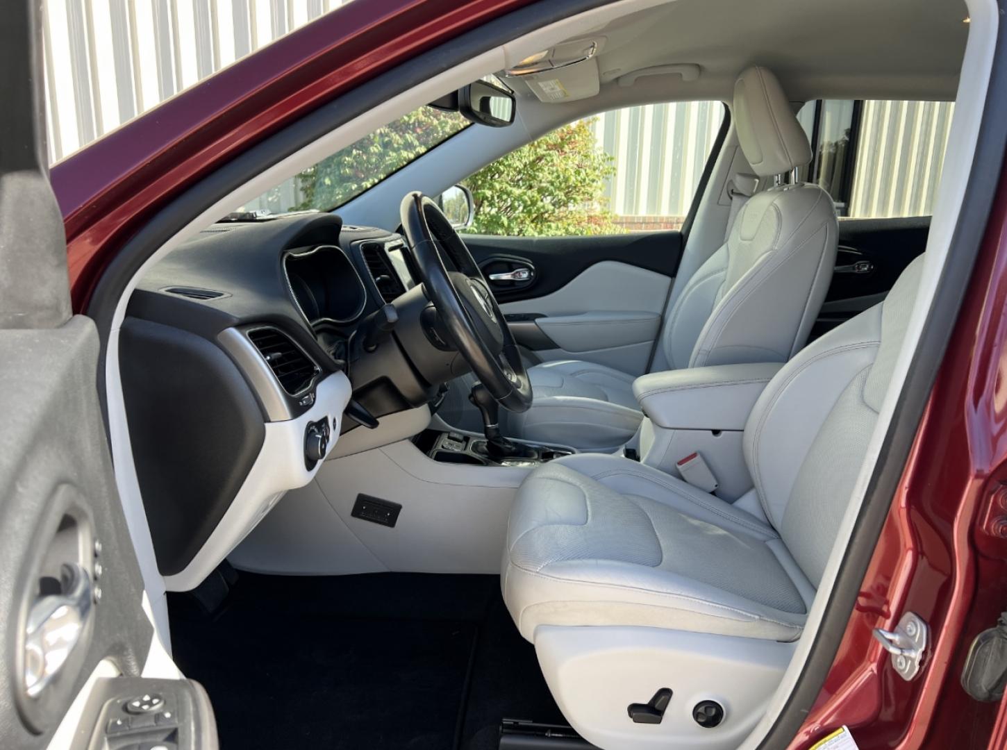 2020 MAROON /Tan Leather JEEP CHEROKEE LIMITED (1C4PJLDX3LD) with an 3.2L V6 engine, Automatic transmission, located at 506 S. Kingshighway, Cape Girardeau, MO, 63703, (573) 235-5000, 37.294991, -89.553635 - 2020 Jeep Cherokee Limited 1-Owner 119xxx miles Front Wheel Drive 3.2L V6 Automatic Leather Power/Heated/Cooled Seats Heated Steering Wheel Backup Camera Bluetooth Cruise Remote Start Power Windows/Locks/Mirrors We have financing available and we accept trades! Fill out a credit applic - Photo#14