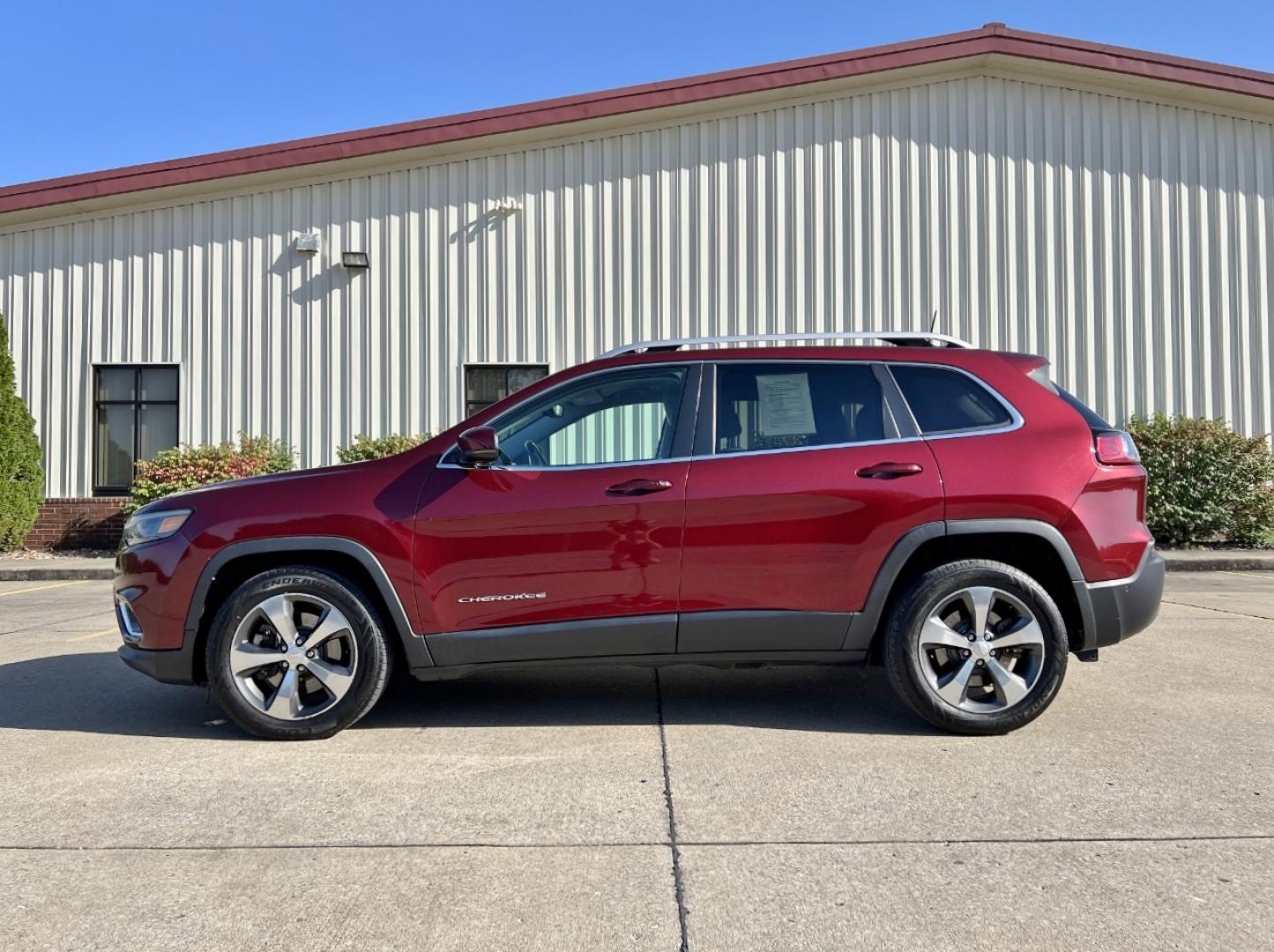 2020 MAROON /Tan Leather JEEP CHEROKEE LIMITED (1C4PJLDX3LD) with an 3.2L V6 engine, Automatic transmission, located at 506 S. Kingshighway, Cape Girardeau, MO, 63703, (573) 235-5000, 37.294991, -89.553635 - 2020 Jeep Cherokee Limited 1-Owner 119xxx miles Front Wheel Drive 3.2L V6 Automatic Leather Power/Heated/Cooled Seats Heated Steering Wheel Backup Camera Bluetooth Cruise Remote Start Power Windows/Locks/Mirrors We have financing available and we accept trades! Fill out a credit applic - Photo#7