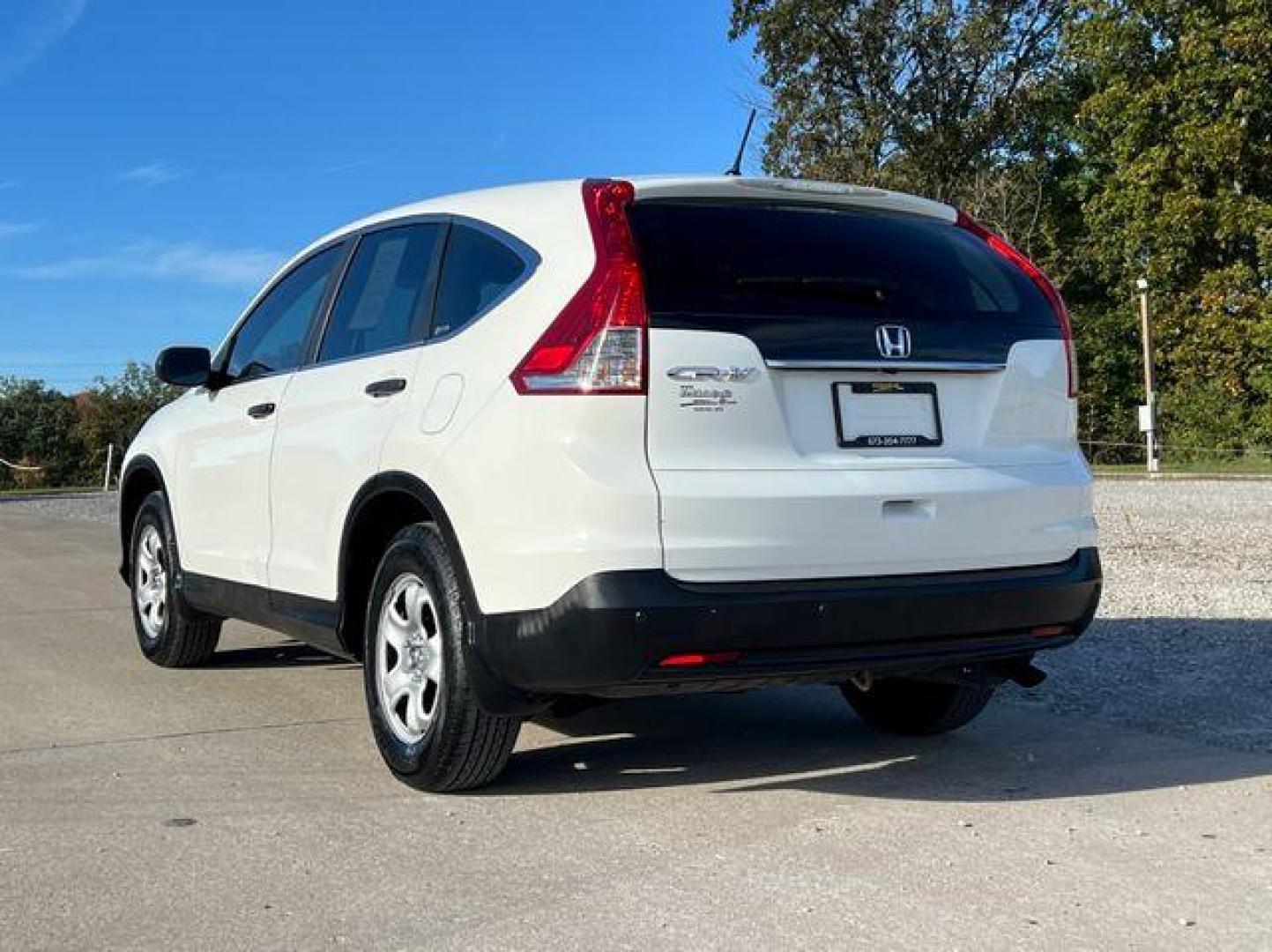 2012 WHITE /Gray HONDA CR-V LX (5J6RM3H33CL) with an 2.4L engine, Automatic transmission, located at 2990 Old Orchard Rd., Jackson, MO, 63755, 37.354214, -89.612106 - Photo#7