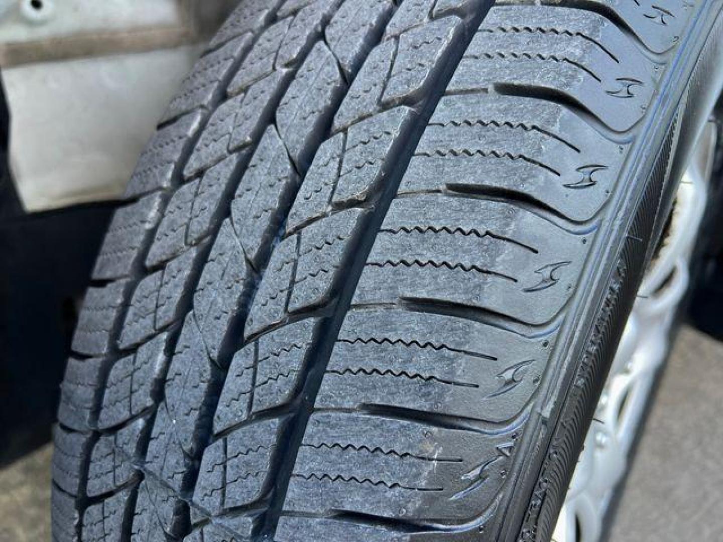 2012 WHITE /Gray HONDA CR-V LX (5J6RM3H33CL) with an 2.4L engine, Automatic transmission, located at 2990 Old Orchard Rd., Jackson, MO, 63755, 37.354214, -89.612106 - Photo#28