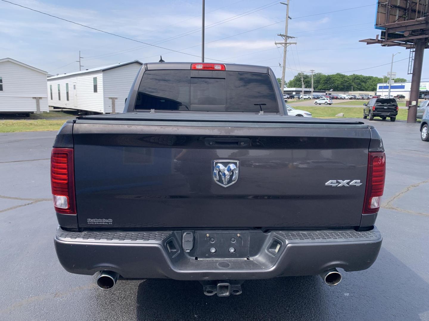 2015 GRAY /Black Leather/Cloth RAM 1500 SPORT (1C6RR7MT7FS) with an 5.7L V8 engine, Automatic transmission, located at 506 S. Kingshighway, Cape Girardeau, MO, 63703, (573) 235-5000, 37.294991, -89.553635 - 2015 Ram 1500 Sport 167xxx miles 4x4 5.7L V8 Automatic Leather Navigation Backup Camera Heated Seats Heated Steering Wheel Power Driver Seat Power Running Boards Bluetooth 20" Wheels Cruise Remote Start Power Windows/Locks/Mirrors We have financing available and we accept trades! Fi - Photo#6