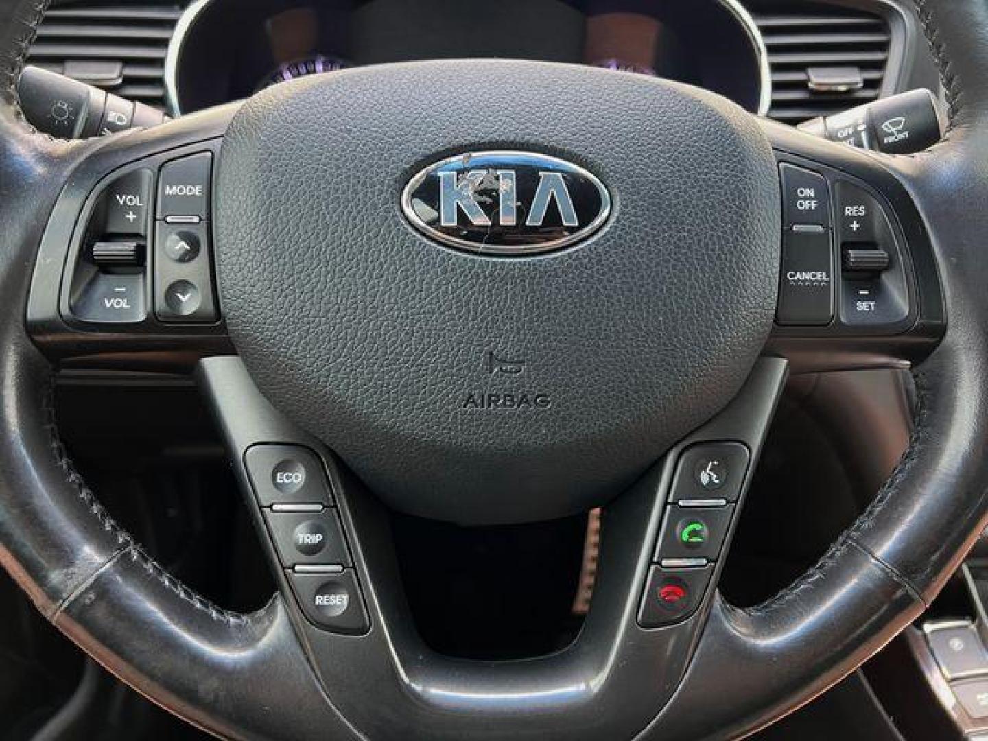 2013 WHITE /Black KIA OPTIMA SXL (5XXGR4A60DG) with an 2.0L engine, Automatic transmission, located at 2990 Old Orchard Rd., Jackson, MO, 63755, 37.354214, -89.612106 - Photo#23