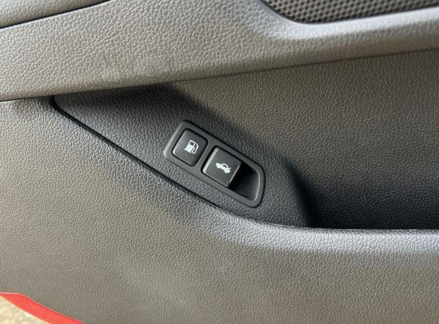 2013 WHITE /Black KIA OPTIMA SXL (5XXGR4A60DG) with an 2.0L engine, Automatic transmission, located at 2990 Old Orchard Rd., Jackson, MO, 63755, 37.354214, -89.612106 - Photo#31