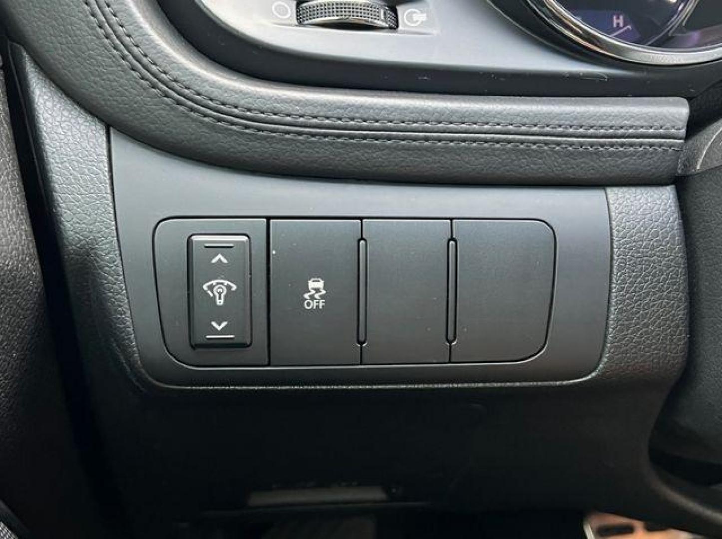 2013 WHITE /Black KIA OPTIMA SXL (5XXGR4A60DG) with an 2.0L engine, Automatic transmission, located at 2990 Old Orchard Rd., Jackson, MO, 63755, 37.354214, -89.612106 - Photo#32