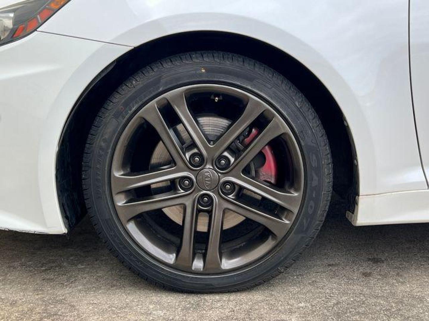 2013 WHITE /Black KIA OPTIMA SXL (5XXGR4A60DG) with an 2.0L engine, Automatic transmission, located at 2990 Old Orchard Rd., Jackson, MO, 63755, 37.354214, -89.612106 - Photo#37