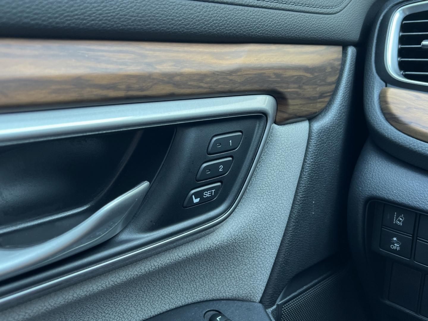 2021 BLUE /Gray Cloth HONDA CR-V EX (7FART6H57ME) with an 2.0L 4 Cyl. engine, Continuously Variable transmission, located at 506 S. Kingshighway, Cape Girardeau, MO, 63703, (573) 235-5000, 37.294991, -89.553635 - 2021 Honda CR-V HYBRID EX 1-Owner 95xxx miles All Wheel Drive 2.0L 4 Cyl. Hybrid Automatic Backup Camera Sunroof Heated Seats Power Driver Seat Bluetooth Cruise Power Windows/Locks/Mirrors We have financing available and we accept trades! Fill out a credit application on our website or - Photo#30