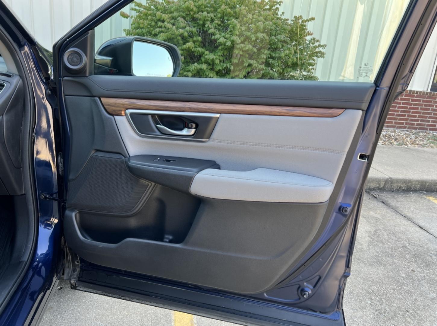 2021 BLUE /Gray Cloth HONDA CR-V EX (7FART6H57ME) with an 2.0L 4 Cyl. engine, Continuously Variable transmission, located at 506 S. Kingshighway, Cape Girardeau, MO, 63703, (573) 235-5000, 37.294991, -89.553635 - 2021 Honda CR-V HYBRID EX 1-Owner 95xxx miles All Wheel Drive 2.0L 4 Cyl. Hybrid Automatic Backup Camera Sunroof Heated Seats Power Driver Seat Bluetooth Cruise Power Windows/Locks/Mirrors We have financing available and we accept trades! Fill out a credit application on our website or - Photo#16