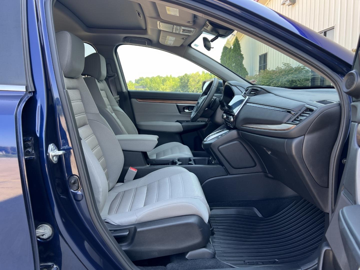 2021 BLUE /Gray Cloth HONDA CR-V EX (7FART6H57ME) with an 2.0L 4 Cyl. engine, Continuously Variable transmission, located at 506 S. Kingshighway, Cape Girardeau, MO, 63703, (573) 235-5000, 37.294991, -89.553635 - 2021 Honda CR-V HYBRID EX 1-Owner 95xxx miles All Wheel Drive 2.0L 4 Cyl. Hybrid Automatic Backup Camera Sunroof Heated Seats Power Driver Seat Bluetooth Cruise Power Windows/Locks/Mirrors We have financing available and we accept trades! Fill out a credit application on our website or - Photo#17