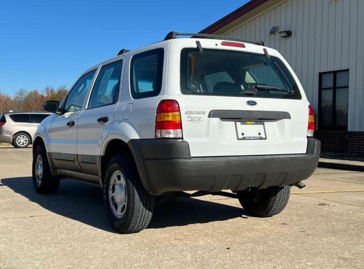 2003 WHITE /Tan FORD ESCAPE XLS (1FMYU02163K) with an 3.0L engine, Automatic transmission, located at 2990 Old Orchard Rd., Jackson, MO, 63755, 37.354214, -89.612106 - Photo#6