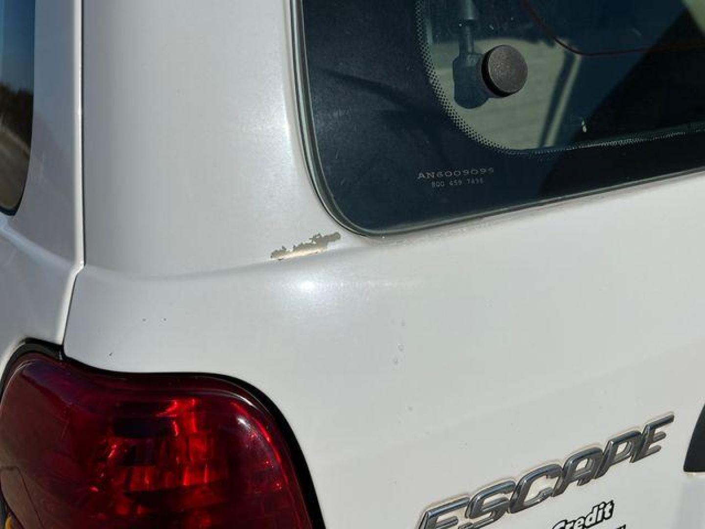 2003 WHITE /Tan FORD ESCAPE XLS (1FMYU02163K) with an 3.0L engine, Automatic transmission, located at 2990 Old Orchard Rd., Jackson, MO, 63755, 37.354214, -89.612106 - Photo#9