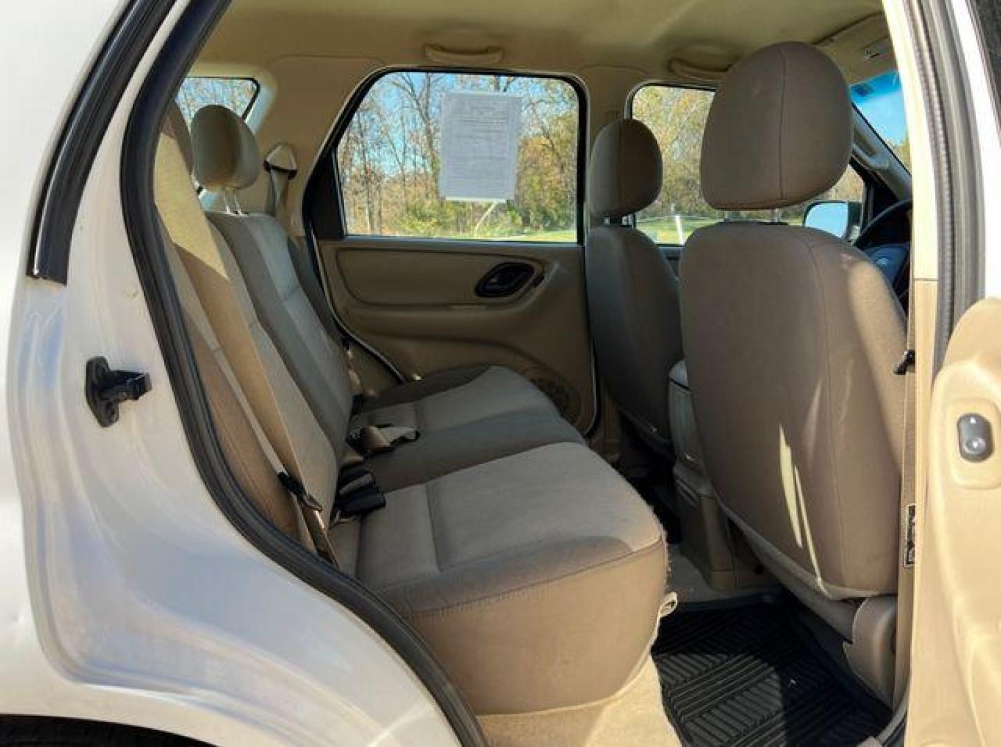 2003 WHITE /Tan FORD ESCAPE XLS (1FMYU02163K) with an 3.0L engine, Automatic transmission, located at 2990 Old Orchard Rd., Jackson, MO, 63755, 37.354214, -89.612106 - Photo#16