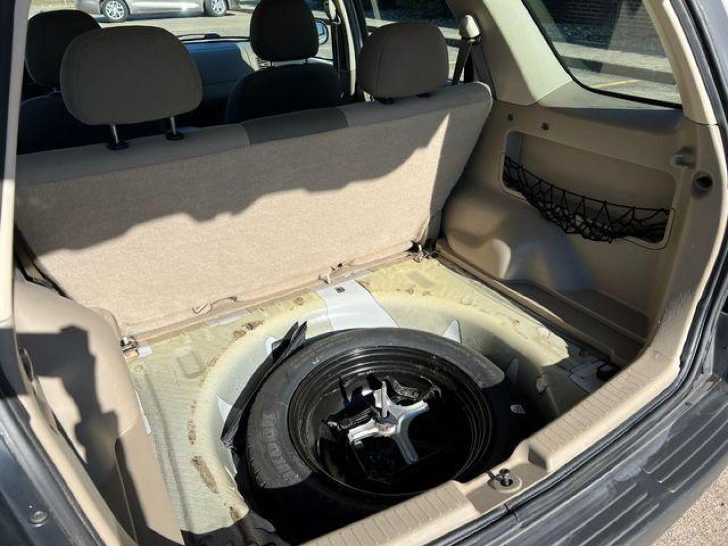 2003 WHITE /Tan FORD ESCAPE XLS (1FMYU02163K) with an 3.0L engine, Automatic transmission, located at 2990 Old Orchard Rd., Jackson, MO, 63755, 37.354214, -89.612106 - Photo#18