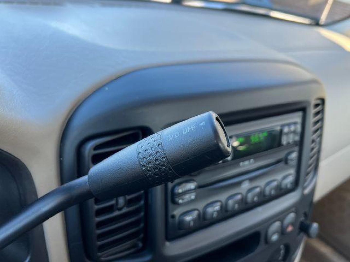 2003 WHITE /Tan FORD ESCAPE XLS (1FMYU02163K) with an 3.0L engine, Automatic transmission, located at 2990 Old Orchard Rd., Jackson, MO, 63755, 37.354214, -89.612106 - Photo#20