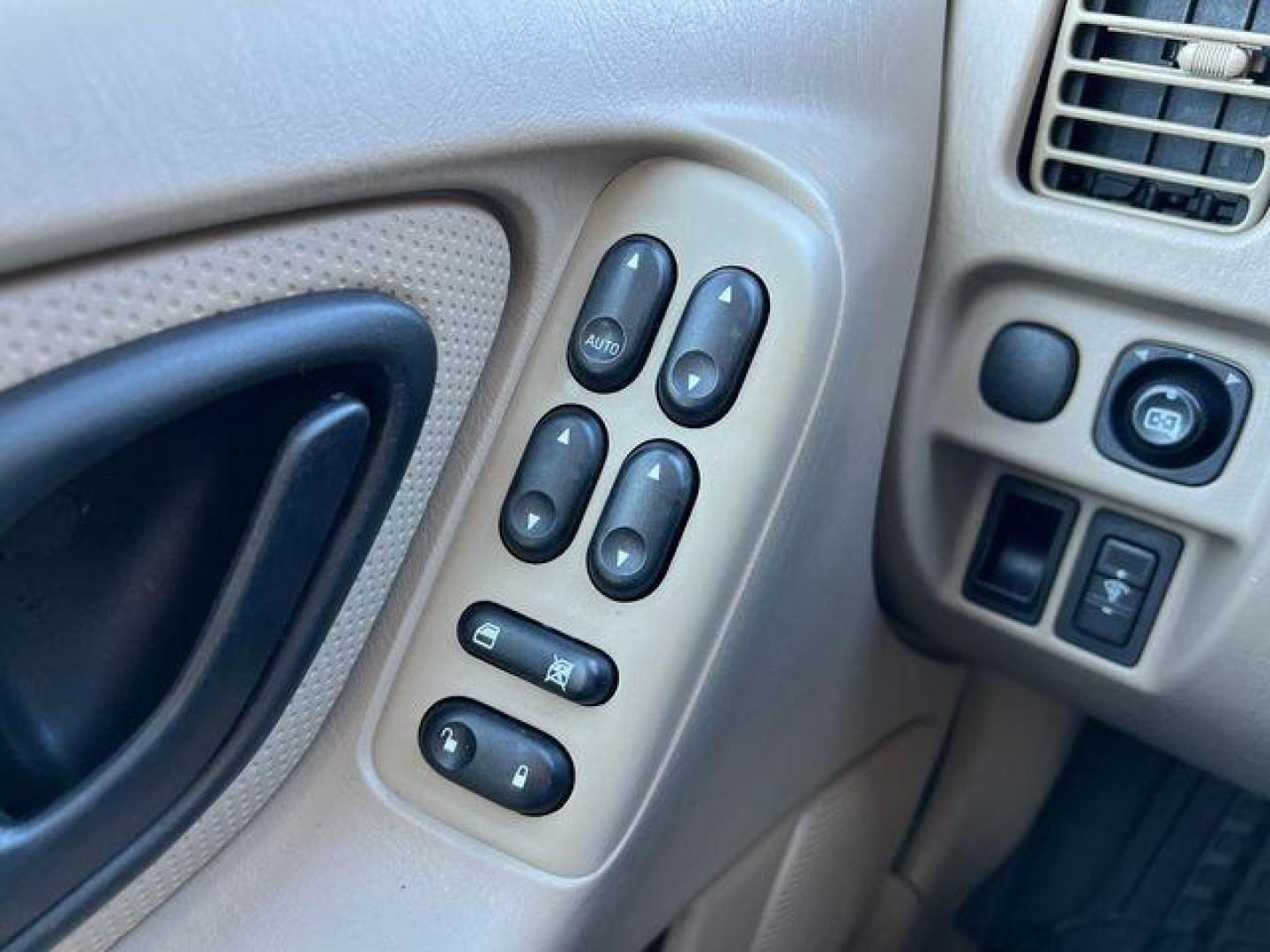 2003 WHITE /Tan FORD ESCAPE XLS (1FMYU02163K) with an 3.0L engine, Automatic transmission, located at 2990 Old Orchard Rd., Jackson, MO, 63755, 37.354214, -89.612106 - Photo#24