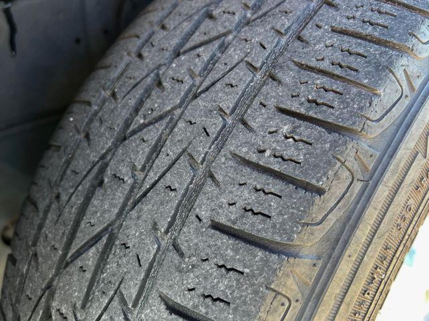 2003 WHITE /Tan FORD ESCAPE XLS (1FMYU02163K) with an 3.0L engine, Automatic transmission, located at 2990 Old Orchard Rd., Jackson, MO, 63755, 37.354214, -89.612106 - Photo#27