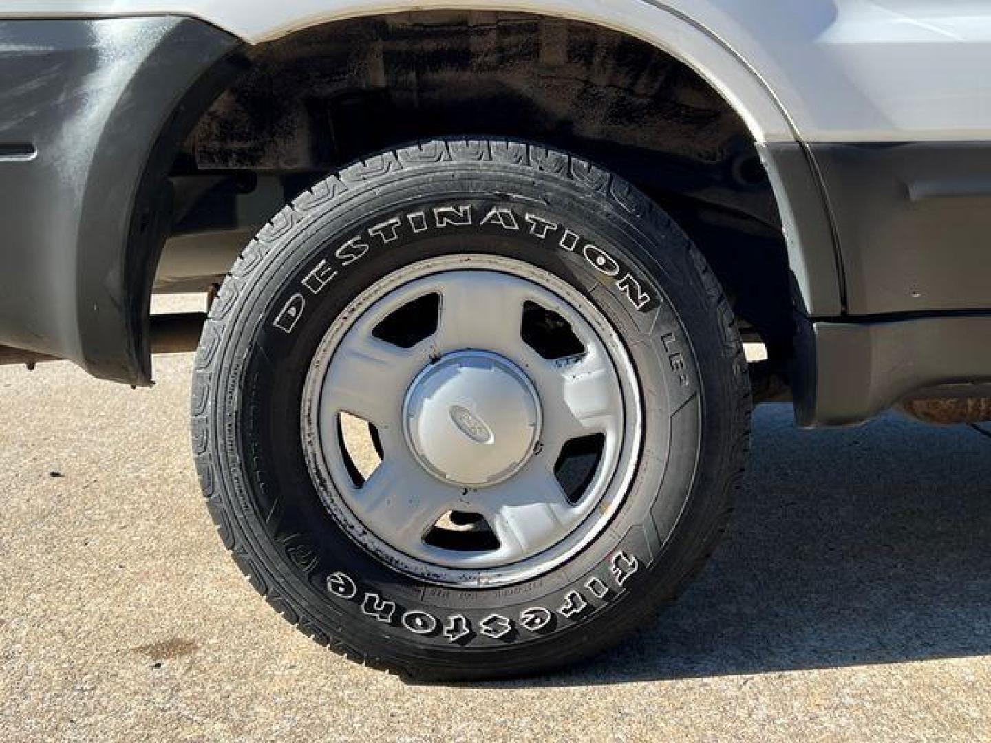 2003 WHITE /Tan FORD ESCAPE XLS (1FMYU02163K) with an 3.0L engine, Automatic transmission, located at 2990 Old Orchard Rd., Jackson, MO, 63755, 37.354214, -89.612106 - Photo#29