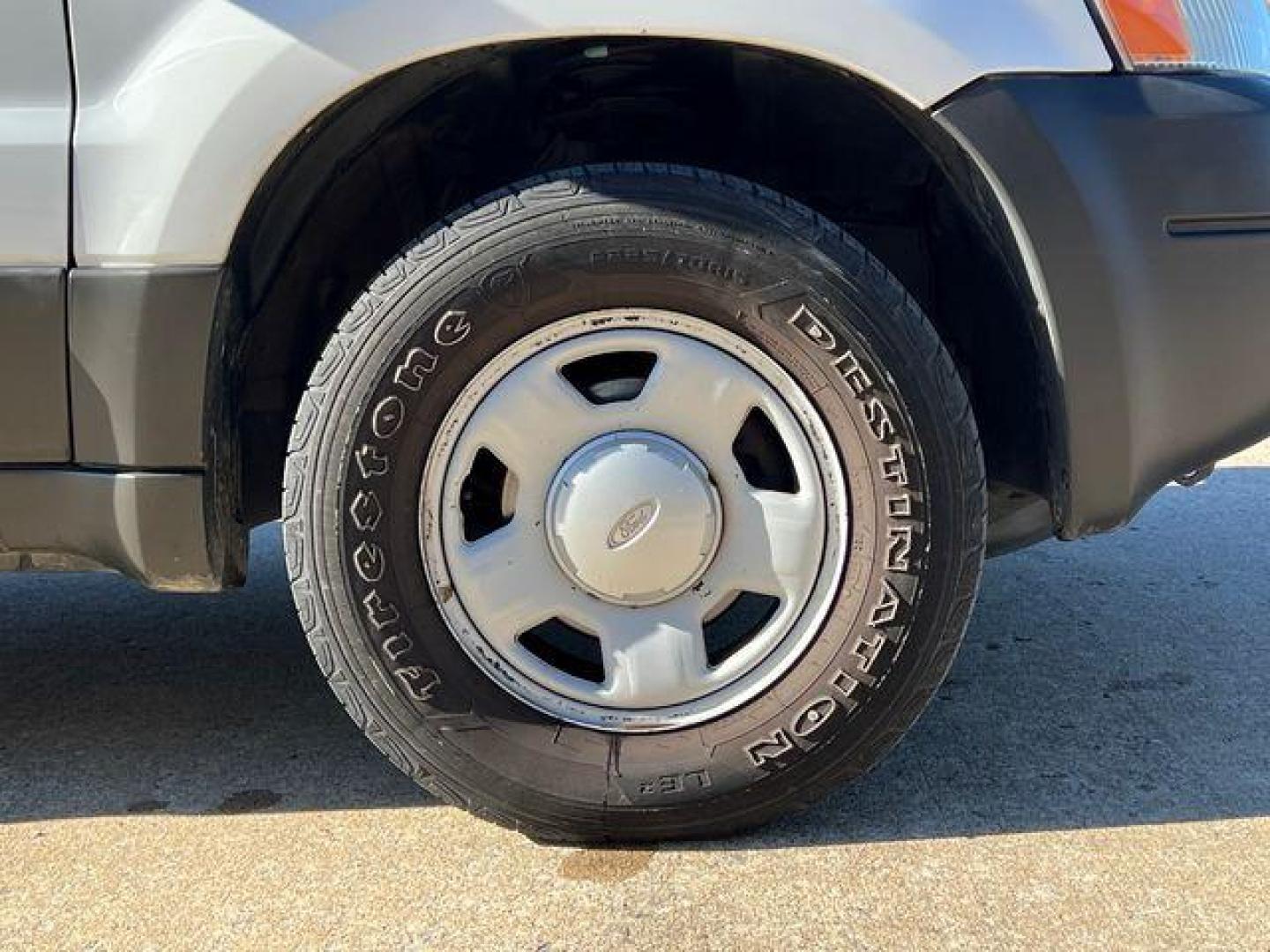 2003 WHITE /Tan FORD ESCAPE XLS (1FMYU02163K) with an 3.0L engine, Automatic transmission, located at 2990 Old Orchard Rd., Jackson, MO, 63755, 37.354214, -89.612106 - Photo#30
