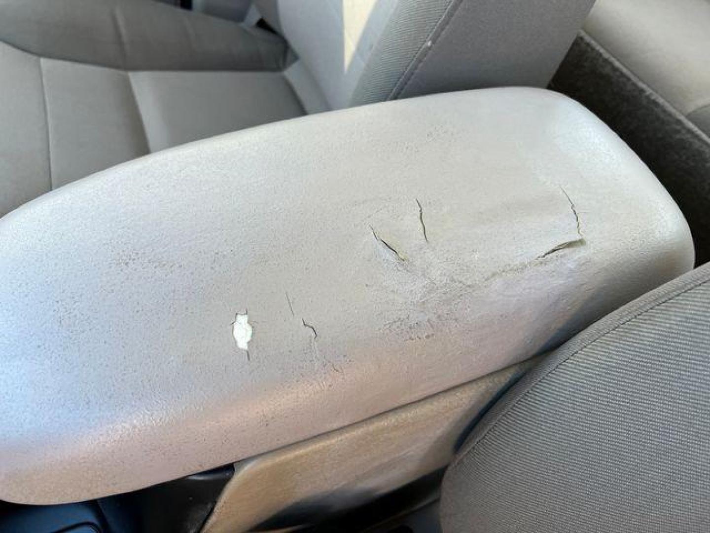 2003 WHITE /Tan FORD ESCAPE XLS (1FMYU02163K) with an 3.0L engine, Automatic transmission, located at 2990 Old Orchard Rd., Jackson, MO, 63755, 37.354214, -89.612106 - Photo#36