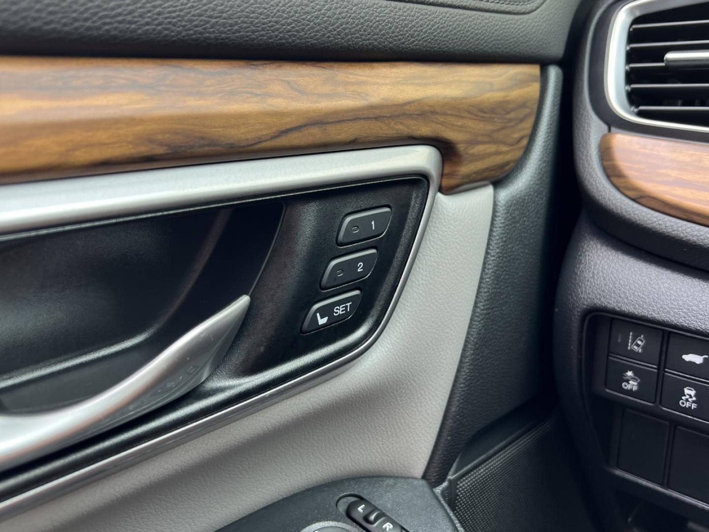 2019 MAROON /Gray Leather HONDA CR-V EXL (7FARW1H85KE) with an 1.5L 4 Cyl. engine, Continuously Variable transmission, located at 2990 Old Orchard Rd., Jackson, MO, 63755, 37.354214, -89.612106 - 2019 Honda CR-V EX-L 112xxx miles Front Wheel Drive 1.5L 4 Cyl. Automatic Leather Backup Camera Power/Heated Seats Sunroof Bluetooth Remote Start Cruise Power Windows/Locks/Mirrors We have financing available and we accept trades! Fill out a credit application on our website or come by - Photo#28