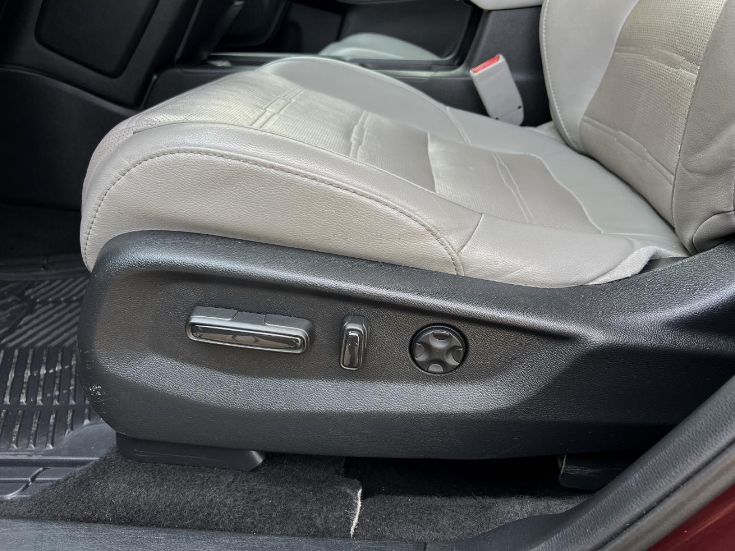 2019 MAROON /Gray Leather HONDA CR-V EXL (7FARW1H85KE) with an 1.5L 4 Cyl. engine, Continuously Variable transmission, located at 2990 Old Orchard Rd., Jackson, MO, 63755, 37.354214, -89.612106 - 2019 Honda CR-V EX-L 112xxx miles Front Wheel Drive 1.5L 4 Cyl. Automatic Leather Backup Camera Power/Heated Seats Sunroof Bluetooth Remote Start Cruise Power Windows/Locks/Mirrors We have financing available and we accept trades! Fill out a credit application on our website or come by - Photo#5