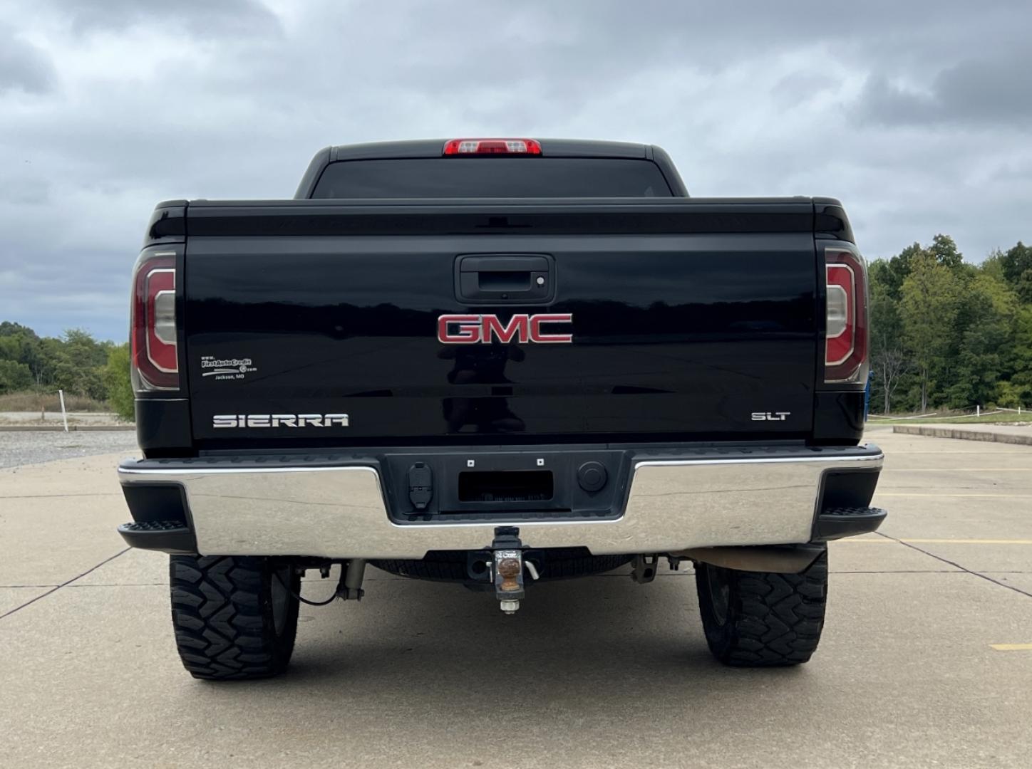 2018 BLACK /BLACK LEATHER GMC SIERRA 1500 SLT (3GTU2NEC3JG) with an 5.3L V8 engine, Automatic transmission, located at 2990 Old Orchard Rd., Jackson, MO, 63755, 37.354214, -89.612106 - 2018 GMC Sierra 1500 SLT 162xxx miles 4x4 5.3L V8 Automatic Leather New Tires Backup Camera Power/Heated Seats Bluetooth Cruise Power Windows/Locks/Mirrors We have financing available and we accept trades! Fill out a credit application on our website or come by today! If you have any qu - Photo#12