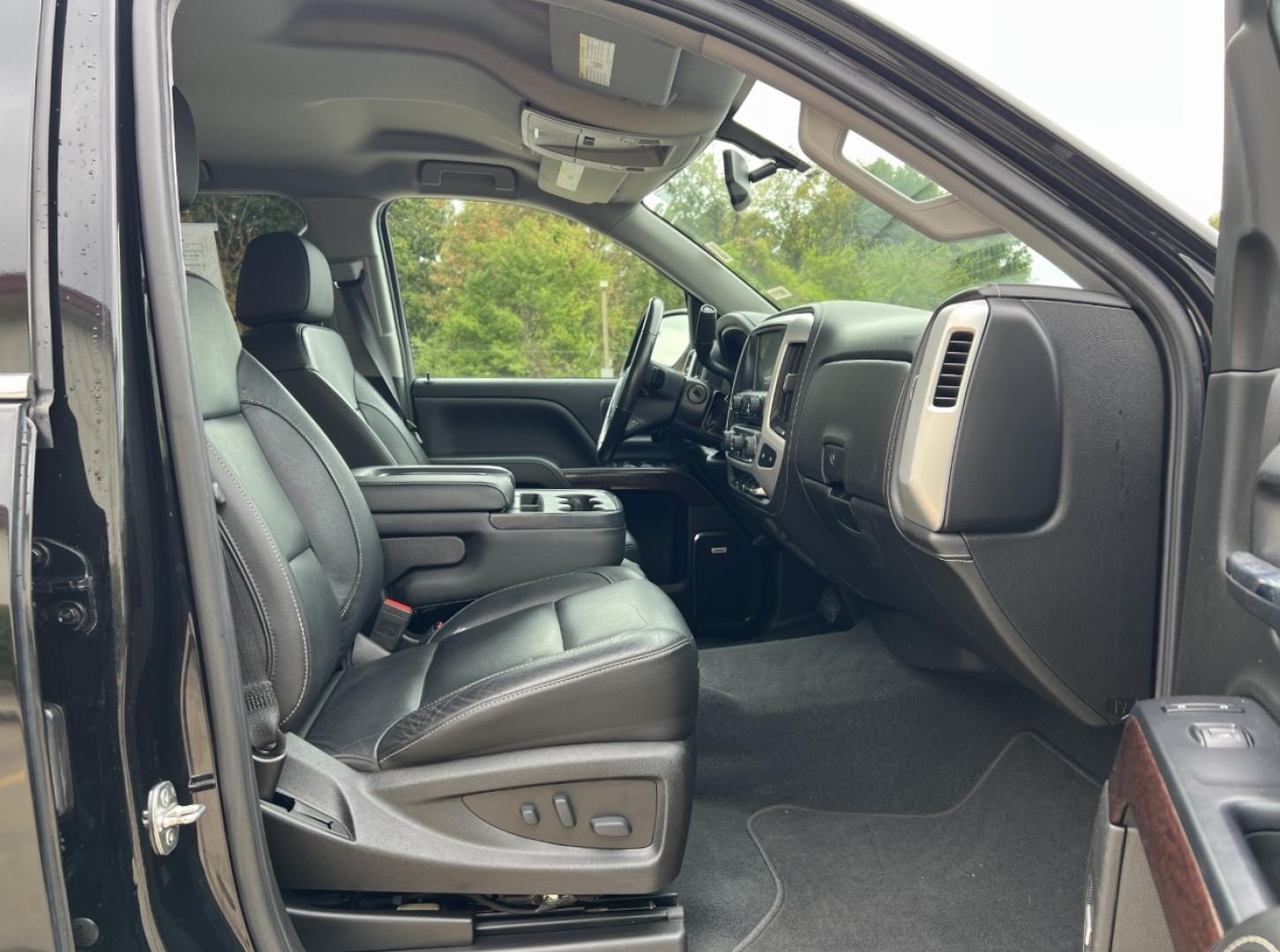 2018 BLACK /BLACK LEATHER GMC SIERRA 1500 SLT (3GTU2NEC3JG) with an 5.3L V8 engine, Automatic transmission, located at 2990 Old Orchard Rd., Jackson, MO, 63755, 37.354214, -89.612106 - 2018 GMC Sierra 1500 SLT 162xxx miles 4x4 5.3L V8 Automatic Leather New Tires Backup Camera Power/Heated Seats Bluetooth Cruise Power Windows/Locks/Mirrors We have financing available and we accept trades! Fill out a credit application on our website or come by today! If you have any qu - Photo#17