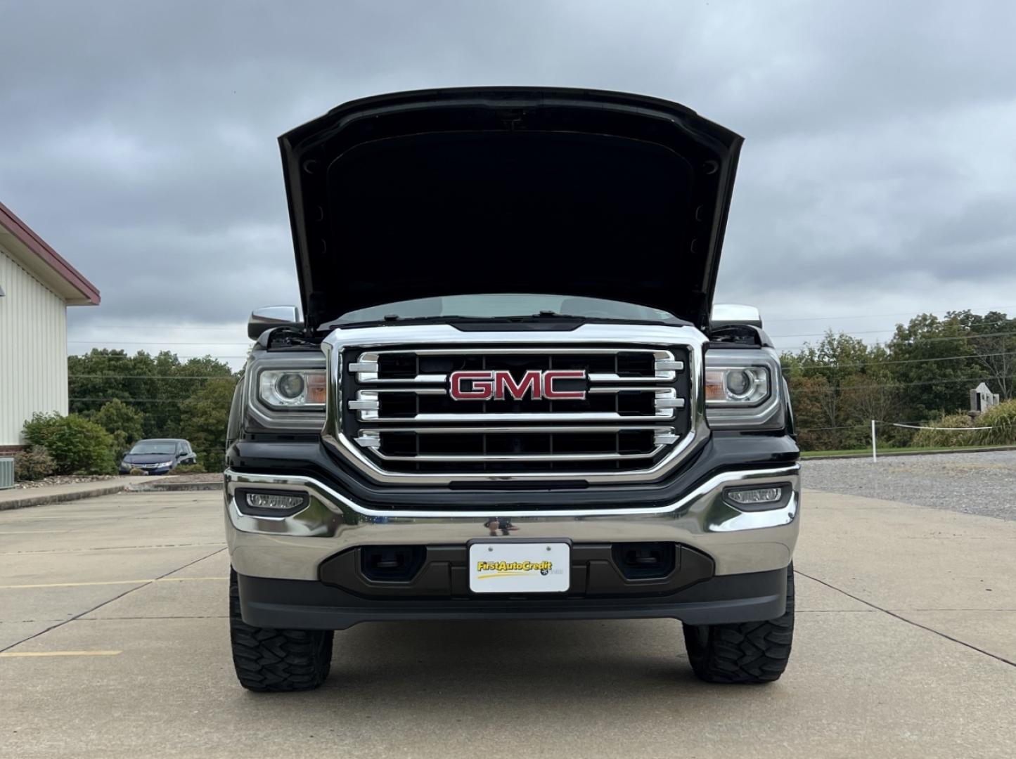 2018 BLACK /BLACK LEATHER GMC SIERRA 1500 SLT (3GTU2NEC3JG) with an 5.3L V8 engine, Automatic transmission, located at 2990 Old Orchard Rd., Jackson, MO, 63755, 37.354214, -89.612106 - 2018 GMC Sierra 1500 SLT 162xxx miles 4x4 5.3L V8 Automatic Leather New Tires Backup Camera Power/Heated Seats Bluetooth Cruise Power Windows/Locks/Mirrors We have financing available and we accept trades! Fill out a credit application on our website or come by today! If you have any qu - Photo#32