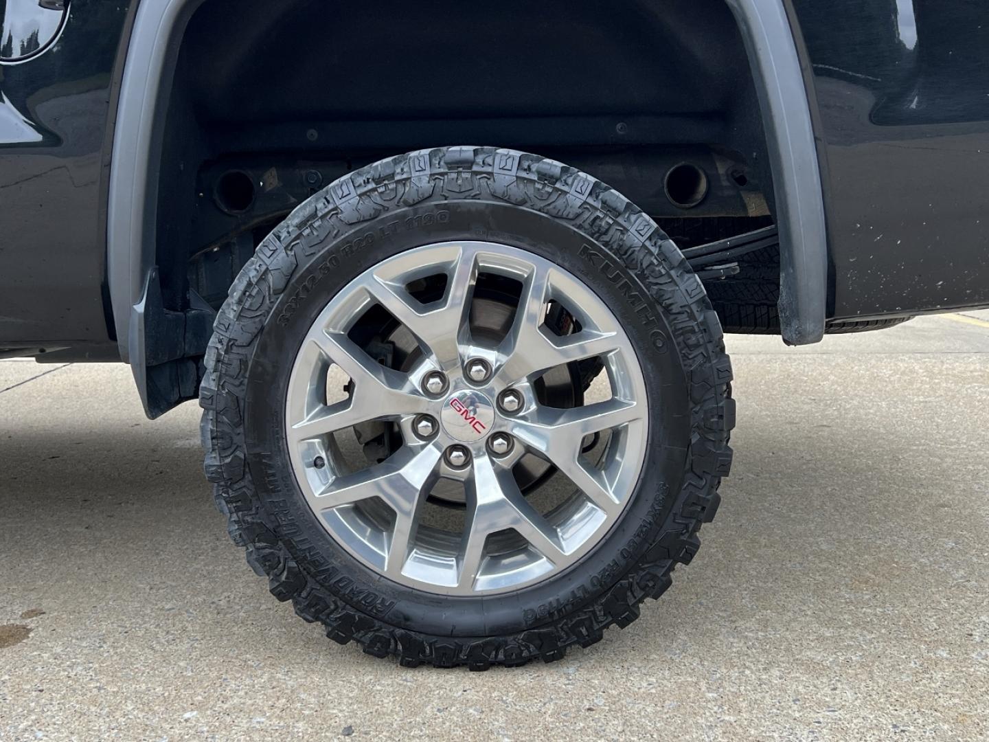 2018 BLACK /BLACK LEATHER GMC SIERRA 1500 SLT (3GTU2NEC3JG) with an 5.3L V8 engine, Automatic transmission, located at 2990 Old Orchard Rd., Jackson, MO, 63755, 37.354214, -89.612106 - 2018 GMC Sierra 1500 SLT 162xxx miles 4x4 5.3L V8 Automatic Leather New Tires Backup Camera Power/Heated Seats Bluetooth Cruise Power Windows/Locks/Mirrors We have financing available and we accept trades! Fill out a credit application on our website or come by today! If you have any qu - Photo#36