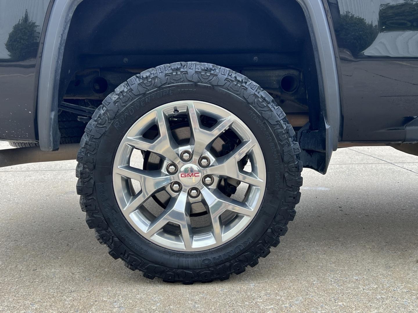 2018 BLACK /BLACK LEATHER GMC SIERRA 1500 SLT (3GTU2NEC3JG) with an 5.3L V8 engine, Automatic transmission, located at 2990 Old Orchard Rd., Jackson, MO, 63755, 37.354214, -89.612106 - 2018 GMC Sierra 1500 SLT 162xxx miles 4x4 5.3L V8 Automatic Leather New Tires Backup Camera Power/Heated Seats Bluetooth Cruise Power Windows/Locks/Mirrors We have financing available and we accept trades! Fill out a credit application on our website or come by today! If you have any qu - Photo#37