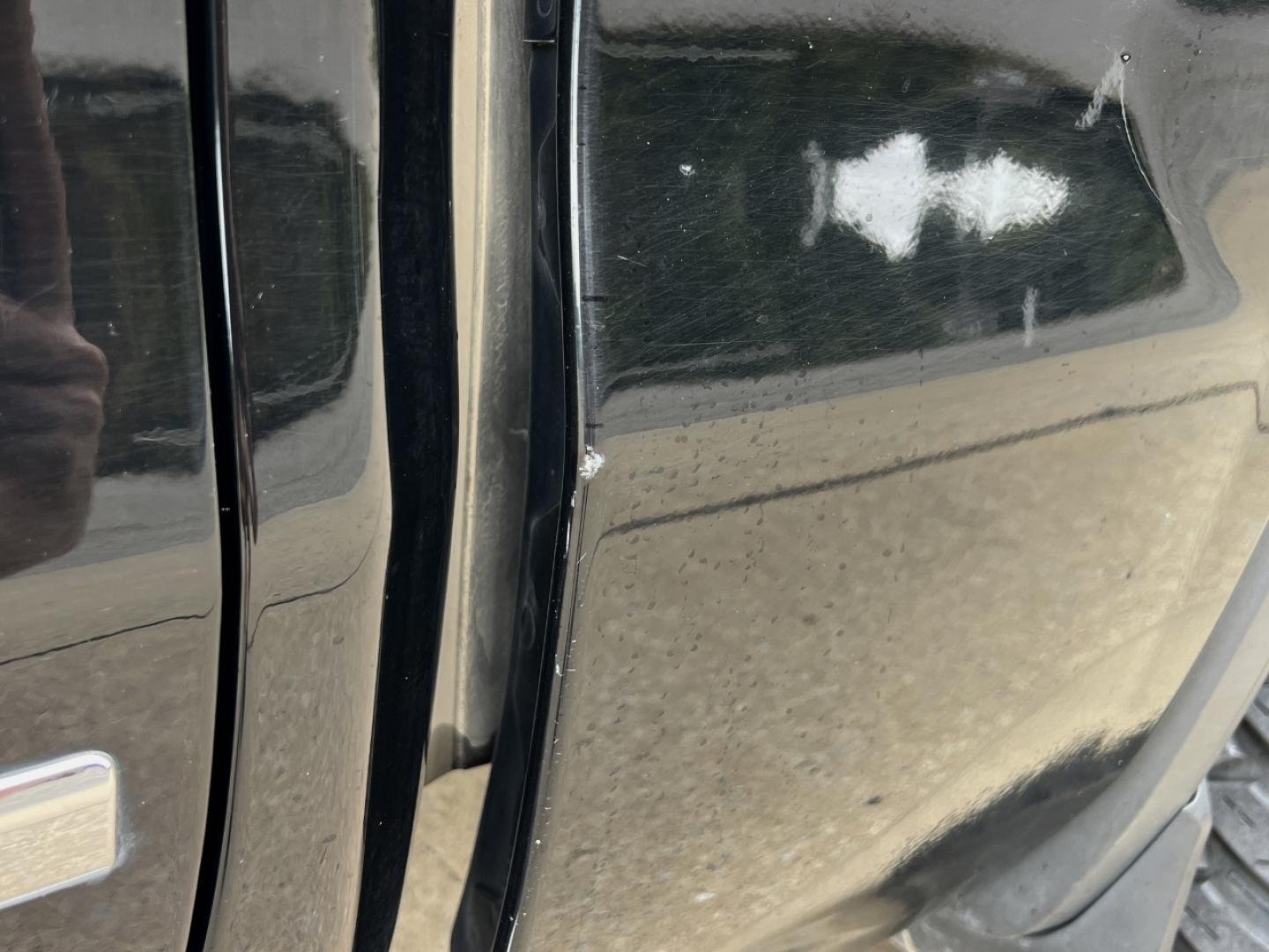 2018 BLACK /BLACK LEATHER GMC SIERRA 1500 SLT (3GTU2NEC3JG) with an 5.3L V8 engine, Automatic transmission, located at 2990 Old Orchard Rd., Jackson, MO, 63755, 37.354214, -89.612106 - 2018 GMC Sierra 1500 SLT 162xxx miles 4x4 5.3L V8 Automatic Leather New Tires Backup Camera Power/Heated Seats Bluetooth Cruise Power Windows/Locks/Mirrors We have financing available and we accept trades! Fill out a credit application on our website or come by today! If you have any qu - Photo#43