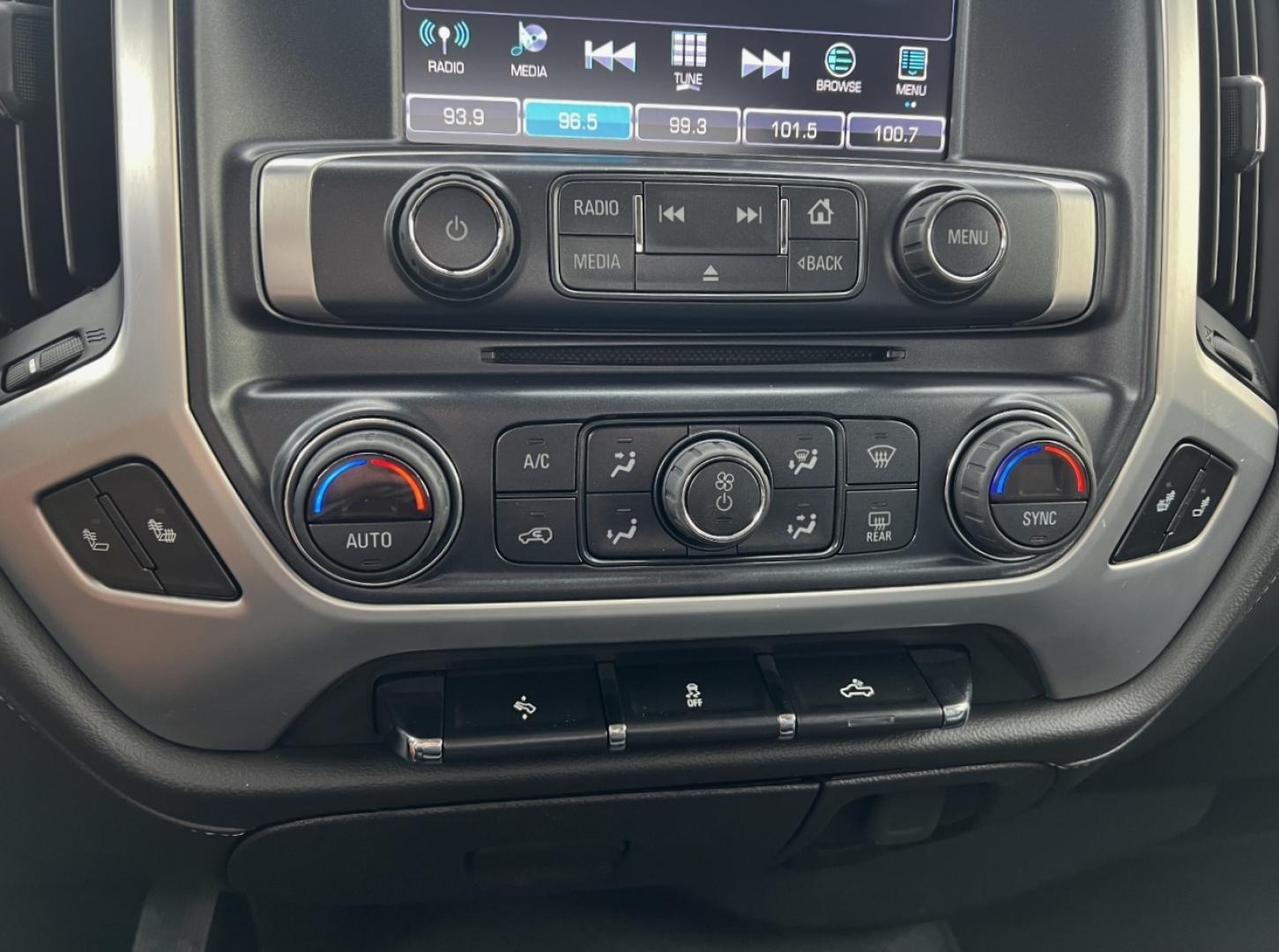 2018 BLACK /BLACK LEATHER GMC SIERRA 1500 SLT (3GTU2NEC3JG) with an 5.3L V8 engine, Automatic transmission, located at 2990 Old Orchard Rd., Jackson, MO, 63755, 37.354214, -89.612106 - 2018 GMC Sierra 1500 SLT 162xxx miles 4x4 5.3L V8 Automatic Leather New Tires Backup Camera Power/Heated Seats Bluetooth Cruise Power Windows/Locks/Mirrors We have financing available and we accept trades! Fill out a credit application on our website or come by today! If you have any qu - Photo#4