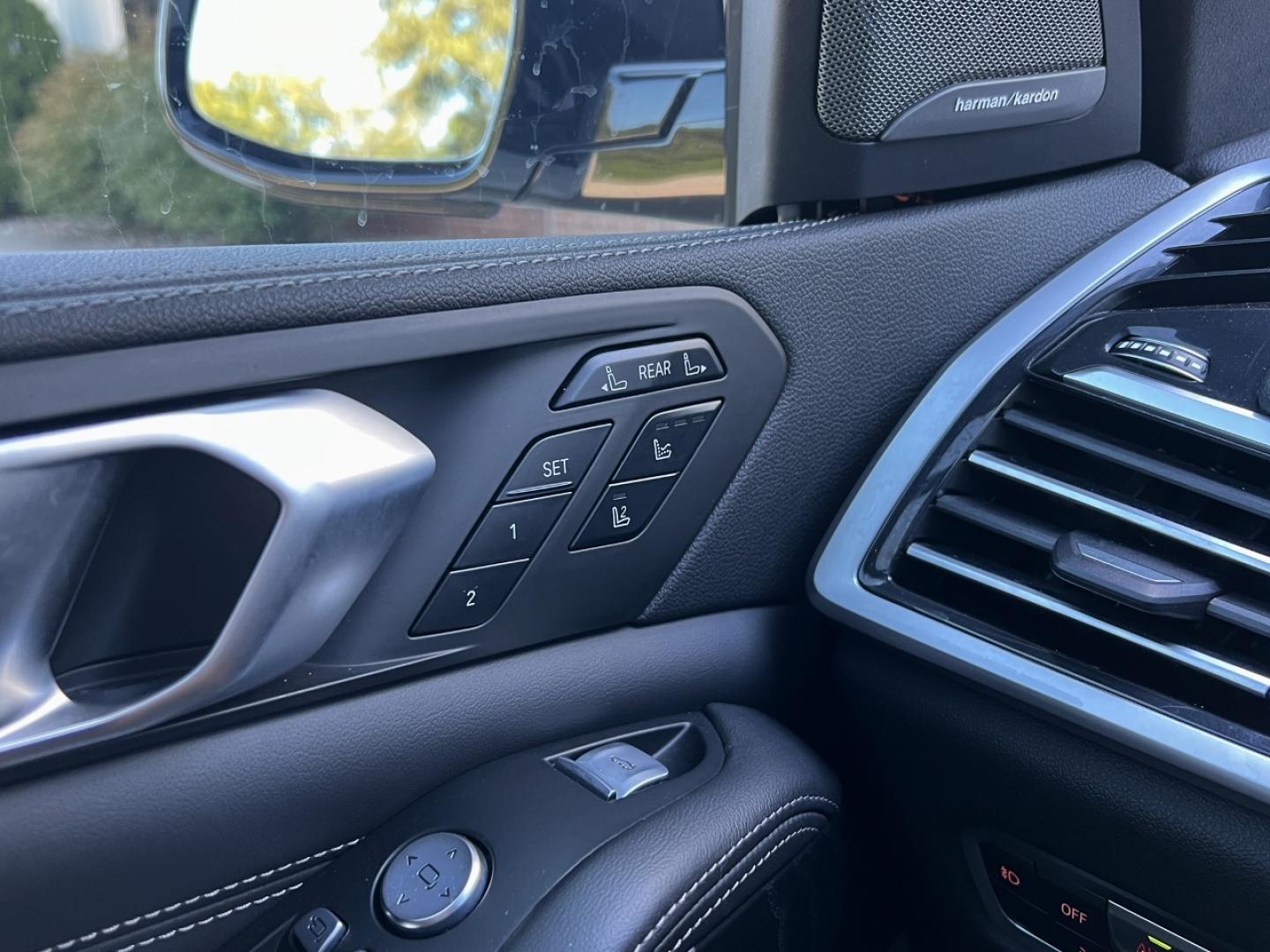 2021 WHITE /Black Leather BMW X7 M50I (5UXCX6C0XM9) with an 4.4L V8 engine, Automatic transmission, located at 2990 Old Orchard Rd., Jackson, MO, 63755, 37.354214, -89.612106 - 2021 BMW X7 M50I 61xxx miles All Wheel Drive 4.4L V8 Automatic Leather 3rd Row Navigation Power/Heated/Cooled Seats Heated Rear Seats Heated Steering Wheel Backup Camera Sunroof Bluetooth Cruise Power Windows/Locks/Mirrors We have financing available and we accept trades! Fill out a - Photo#35