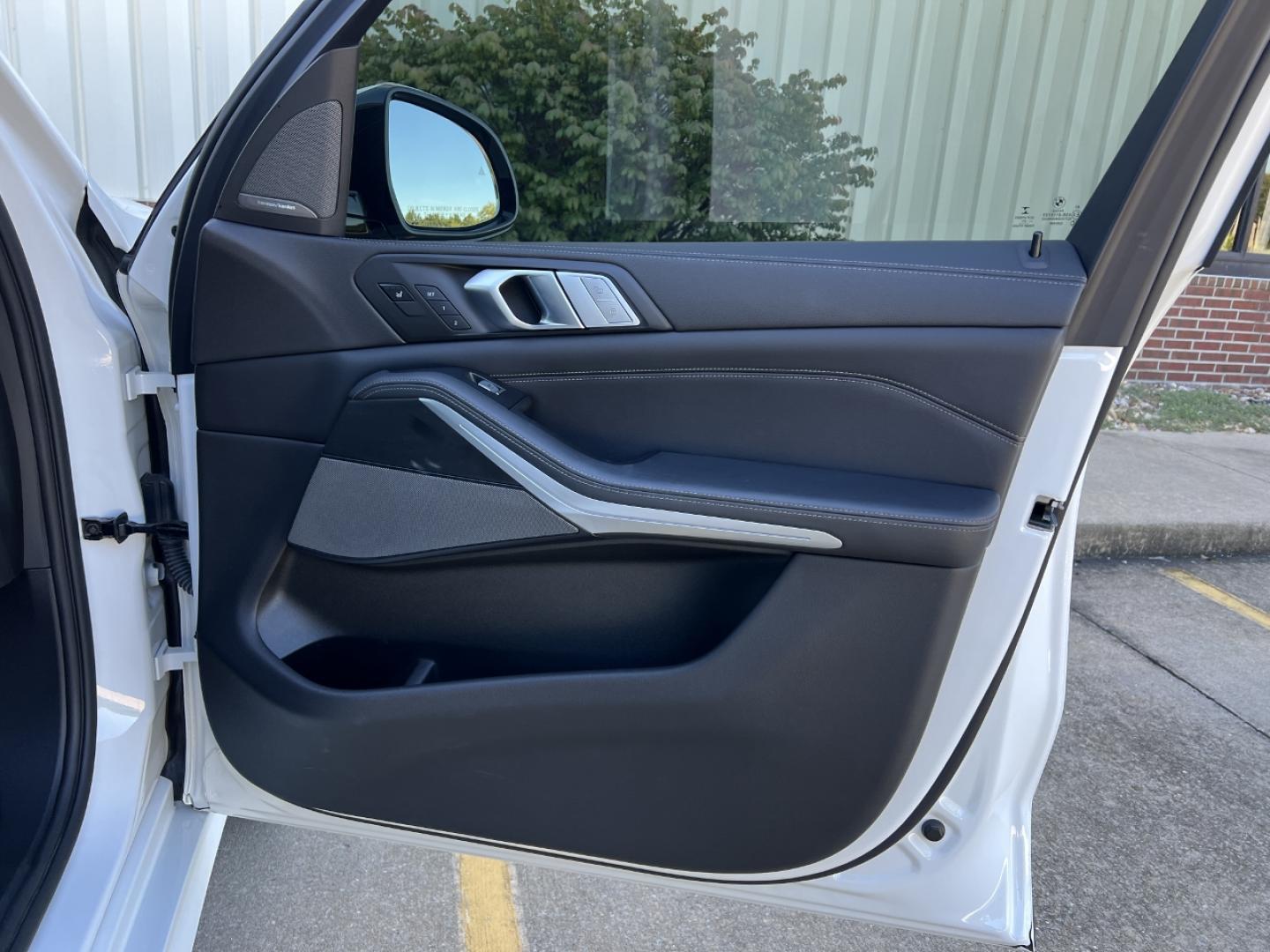 2021 WHITE /Black Leather BMW X7 M50I (5UXCX6C0XM9) with an 4.4L V8 engine, Automatic transmission, located at 2990 Old Orchard Rd., Jackson, MO, 63755, 37.354214, -89.612106 - 2021 BMW X7 M50I 61xxx miles All Wheel Drive 4.4L V8 Automatic Leather 3rd Row Navigation Power/Heated/Cooled Seats Heated Rear Seats Heated Steering Wheel Backup Camera Sunroof Bluetooth Cruise Power Windows/Locks/Mirrors We have financing available and we accept trades! Fill out a - Photo#17