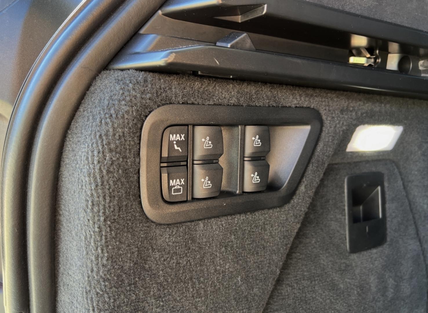 2021 WHITE /Black Leather BMW X7 M50I (5UXCX6C0XM9) with an 4.4L V8 engine, Automatic transmission, located at 2990 Old Orchard Rd., Jackson, MO, 63755, 37.354214, -89.612106 - 2021 BMW X7 M50I 61xxx miles All Wheel Drive 4.4L V8 Automatic Leather 3rd Row Navigation Power/Heated/Cooled Seats Heated Rear Seats Heated Steering Wheel Backup Camera Sunroof Bluetooth Cruise Power Windows/Locks/Mirrors We have financing available and we accept trades! Fill out a - Photo#24
