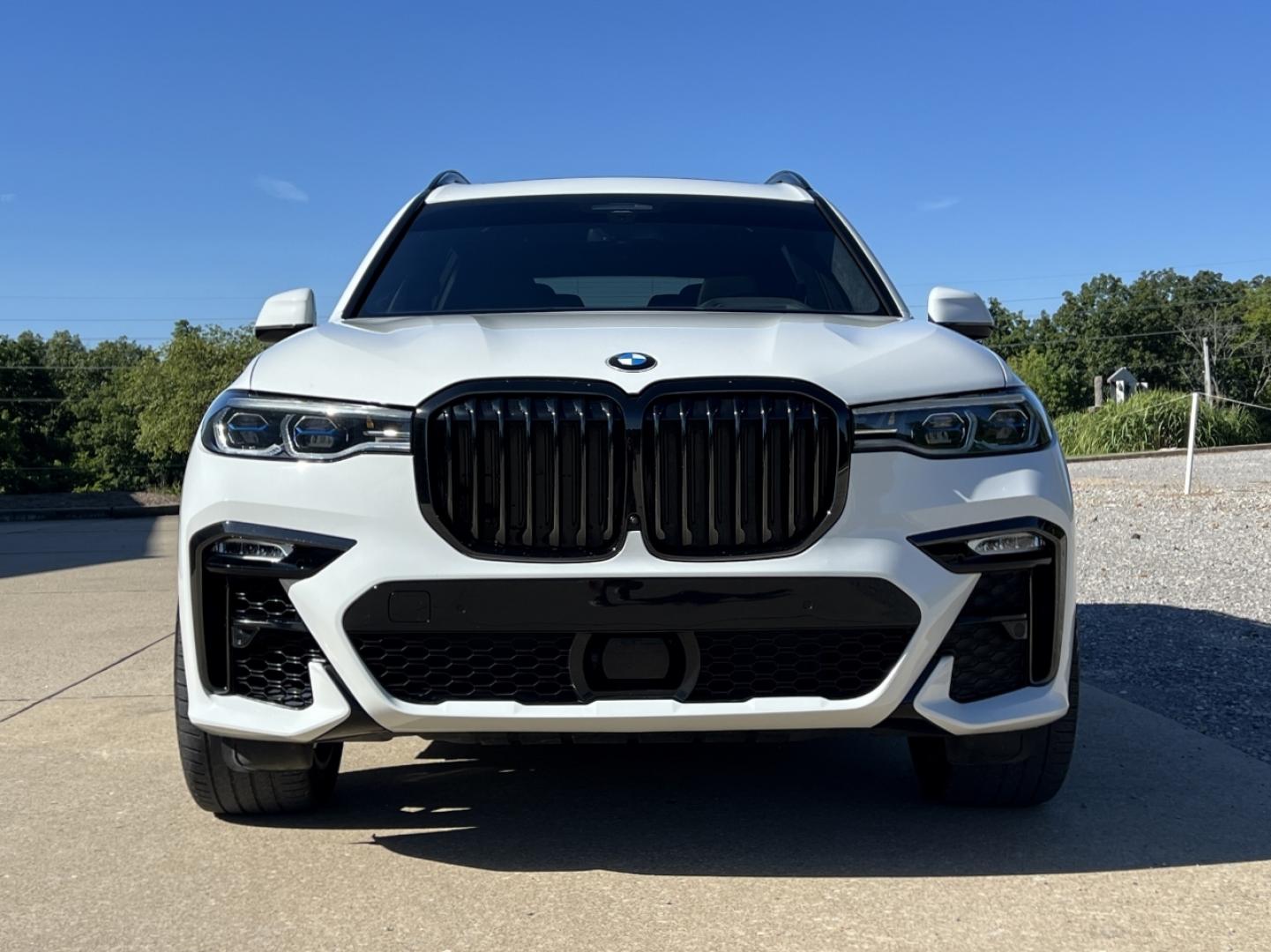 2021 WHITE /Black Leather BMW X7 M50I (5UXCX6C0XM9) with an 4.4L V8 engine, Automatic transmission, located at 2990 Old Orchard Rd., Jackson, MO, 63755, 37.354214, -89.612106 - 2021 BMW X7 M50I 61xxx miles All Wheel Drive 4.4L V8 Automatic Leather 3rd Row Navigation Power/Heated/Cooled Seats Heated Rear Seats Heated Steering Wheel Backup Camera Sunroof Bluetooth Cruise Power Windows/Locks/Mirrors We have financing available and we accept trades! Fill out a - Photo#14