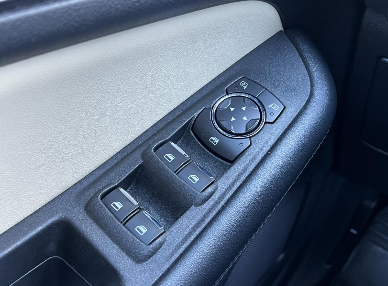 2020 WHITE FORD EDGE SE (2FMPK3G98LB) with an 2.0L 4 Cyl. engine, Automatic transmission, located at 2990 Old Orchard Rd., Jackson, MO, 63755, 37.354214, -89.612106 - 2020 Ford Edge SE 1-Owner 127xxx miles Front Wheel Drive 2.0L 4 Cyl. Automatic Backup Camera Power Driver Seat Bluetooth Cruise Power Windows/Locks/Mirrors We have financing available and we accept trades! Fill out a credit application on our website or come by today! If you have any que - Photo#27