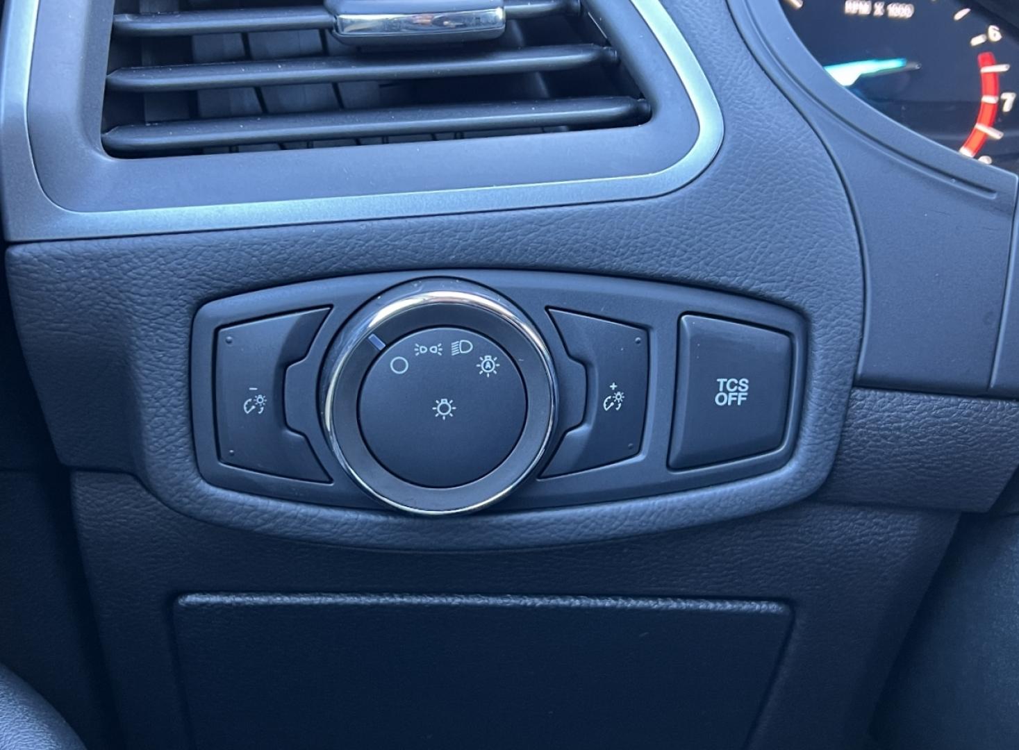 2020 WHITE FORD EDGE SE (2FMPK3G98LB) with an 2.0L 4 Cyl. engine, Automatic transmission, located at 2990 Old Orchard Rd., Jackson, MO, 63755, 37.354214, -89.612106 - 2020 Ford Edge SE 1-Owner 127xxx miles Front Wheel Drive 2.0L 4 Cyl. Automatic Backup Camera Power Driver Seat Bluetooth Cruise Power Windows/Locks/Mirrors We have financing available and we accept trades! Fill out a credit application on our website or come by today! If you have any que - Photo#29
