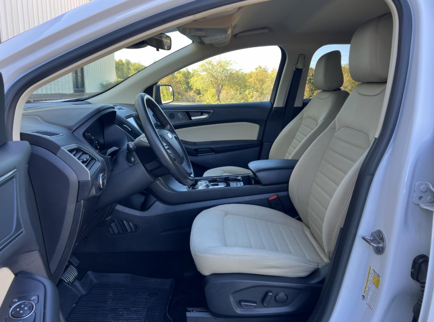 2020 WHITE FORD EDGE SE (2FMPK3G98LB) with an 2.0L 4 Cyl. engine, Automatic transmission, located at 2990 Old Orchard Rd., Jackson, MO, 63755, 37.354214, -89.612106 - 2020 Ford Edge SE 1-Owner 127xxx miles Front Wheel Drive 2.0L 4 Cyl. Automatic Backup Camera Power Driver Seat Bluetooth Cruise Power Windows/Locks/Mirrors We have financing available and we accept trades! Fill out a credit application on our website or come by today! If you have any que - Photo#12