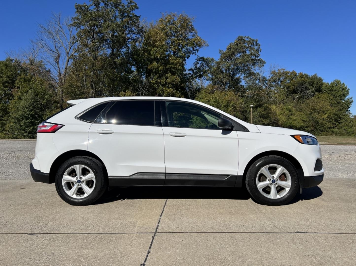 2020 WHITE FORD EDGE SE (2FMPK3G98LB) with an 2.0L 4 Cyl. engine, Automatic transmission, located at 2990 Old Orchard Rd., Jackson, MO, 63755, 37.354214, -89.612106 - 2020 Ford Edge SE 1-Owner 127xxx miles Front Wheel Drive 2.0L 4 Cyl. Automatic Backup Camera Power Driver Seat Bluetooth Cruise Power Windows/Locks/Mirrors We have financing available and we accept trades! Fill out a credit application on our website or come by today! If you have any que - Photo#6