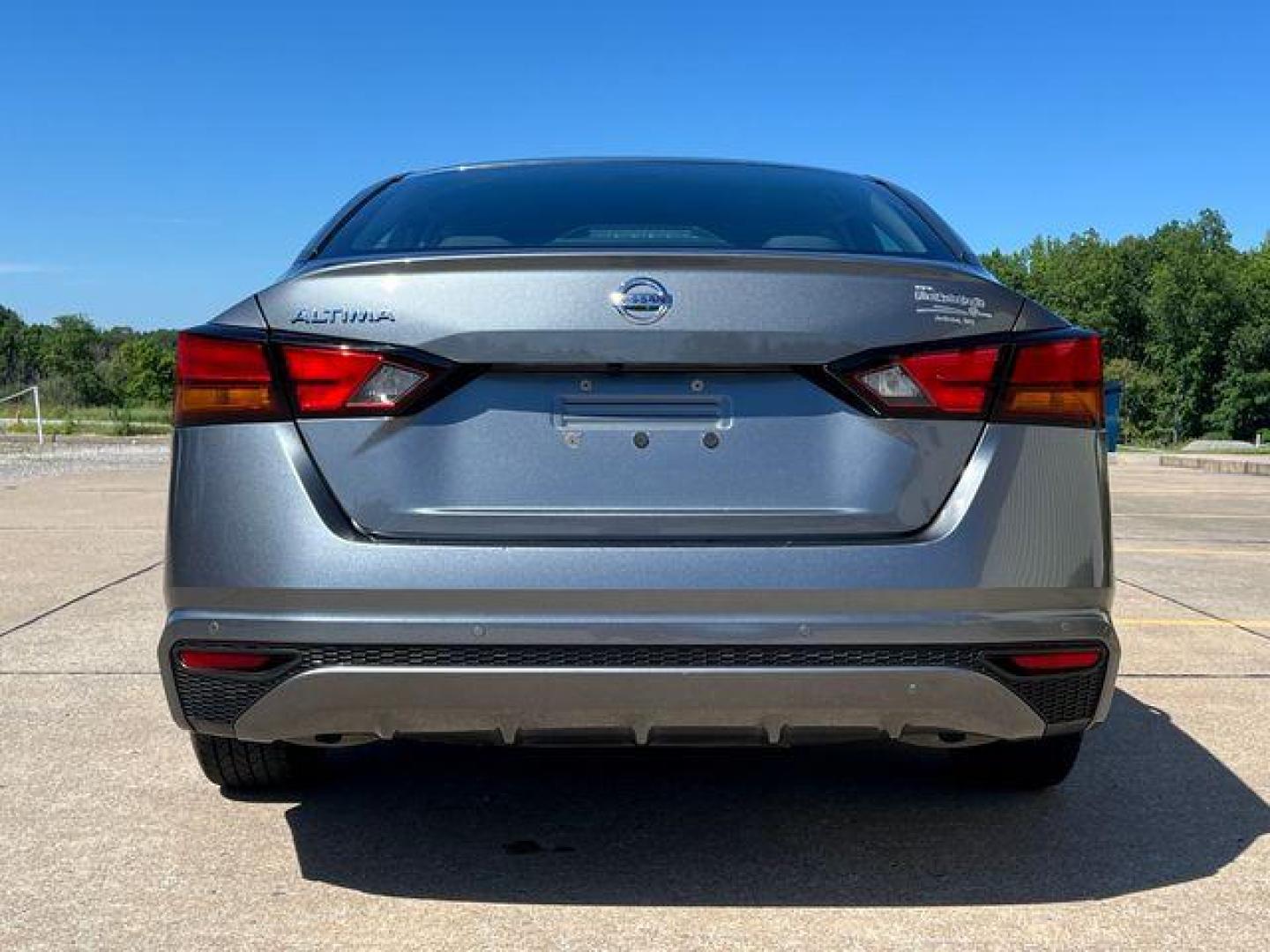 2021 GRAY /Black NISSAN ALTIMA S (1N4BL4BV8MN) with an 2.5L engine, Continuously Variable transmission, located at 2990 Old Orchard Rd., Jackson, MO, 63755, 37.354214, -89.612106 - Photo#10