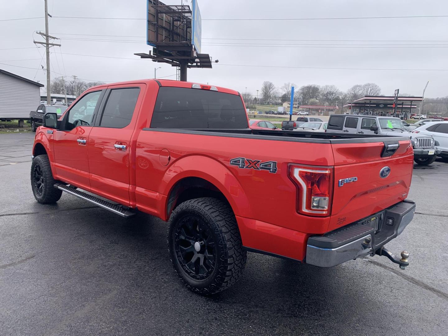 2015 RED /Gray Cloth Ford F-150 XLT SuperCrew 4WD (1FTFW1EF3FF) with an 5.0L V8 engine, Automatic transmission, located at 506 S. Kingshighway, Cape Girardeau, MO, 63703, (573) 235-5000, 37.294991, -89.553635 - 2015 Ford F-150 XLT 148xxx miles 4x4 5.0L V8 Automatic Backup Camera Bluetooth Remote Start Cruise Power Windows/Locks/Mirrors We have financing available and we accept trades! Fill out a credit application on our website or come by today! If you have any questions, give us a call at (573 - Photo#5