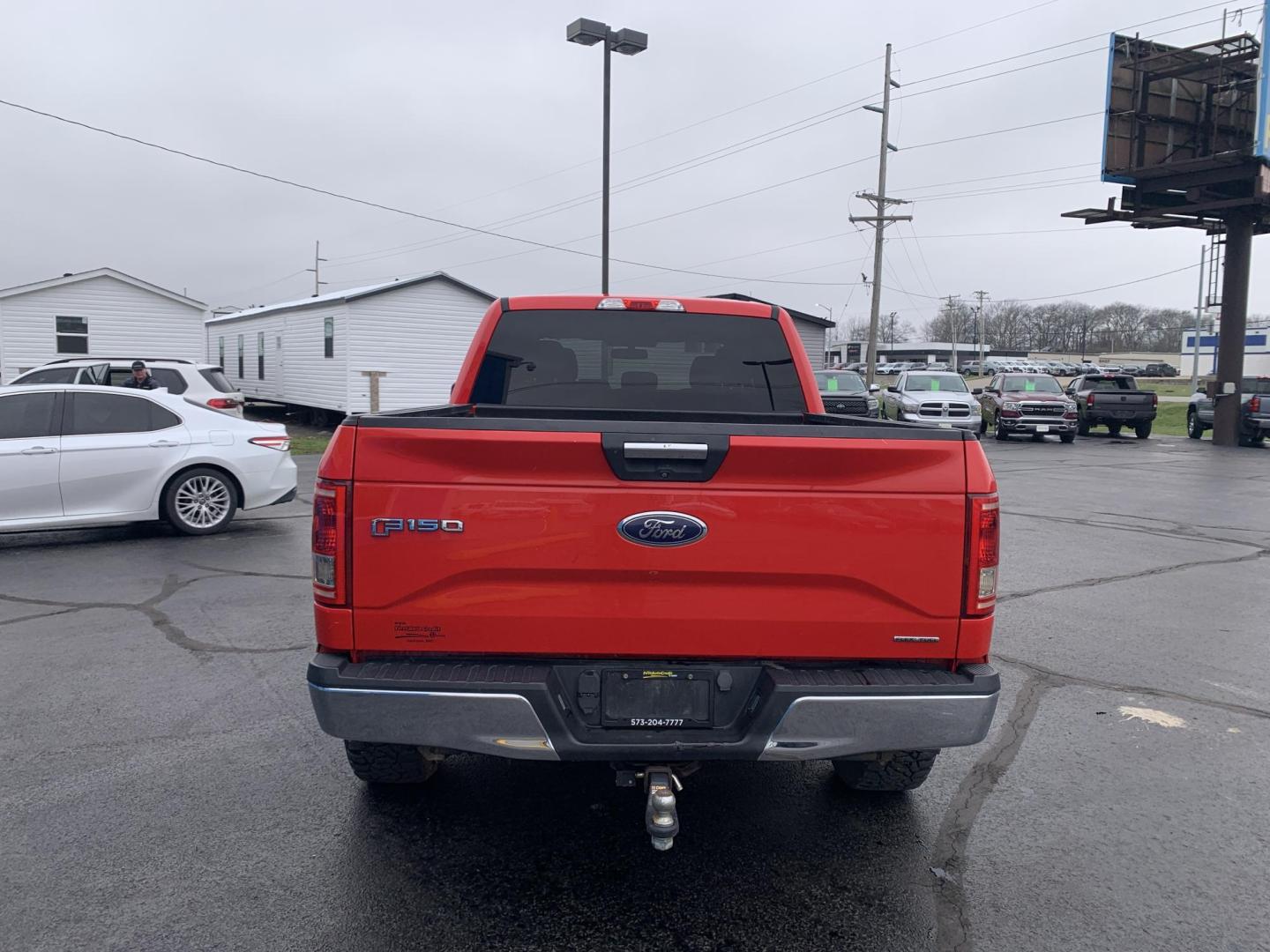 2015 RED /Gray Cloth Ford F-150 XLT SuperCrew 4WD (1FTFW1EF3FF) with an 5.0L V8 engine, Automatic transmission, located at 506 S. Kingshighway, Cape Girardeau, MO, 63703, (573) 235-5000, 37.294991, -89.553635 - 2015 Ford F-150 XLT 148xxx miles 4x4 5.0L V8 Automatic Backup Camera Bluetooth Remote Start Cruise Power Windows/Locks/Mirrors We have financing available and we accept trades! Fill out a credit application on our website or come by today! If you have any questions, give us a call at (573 - Photo#6