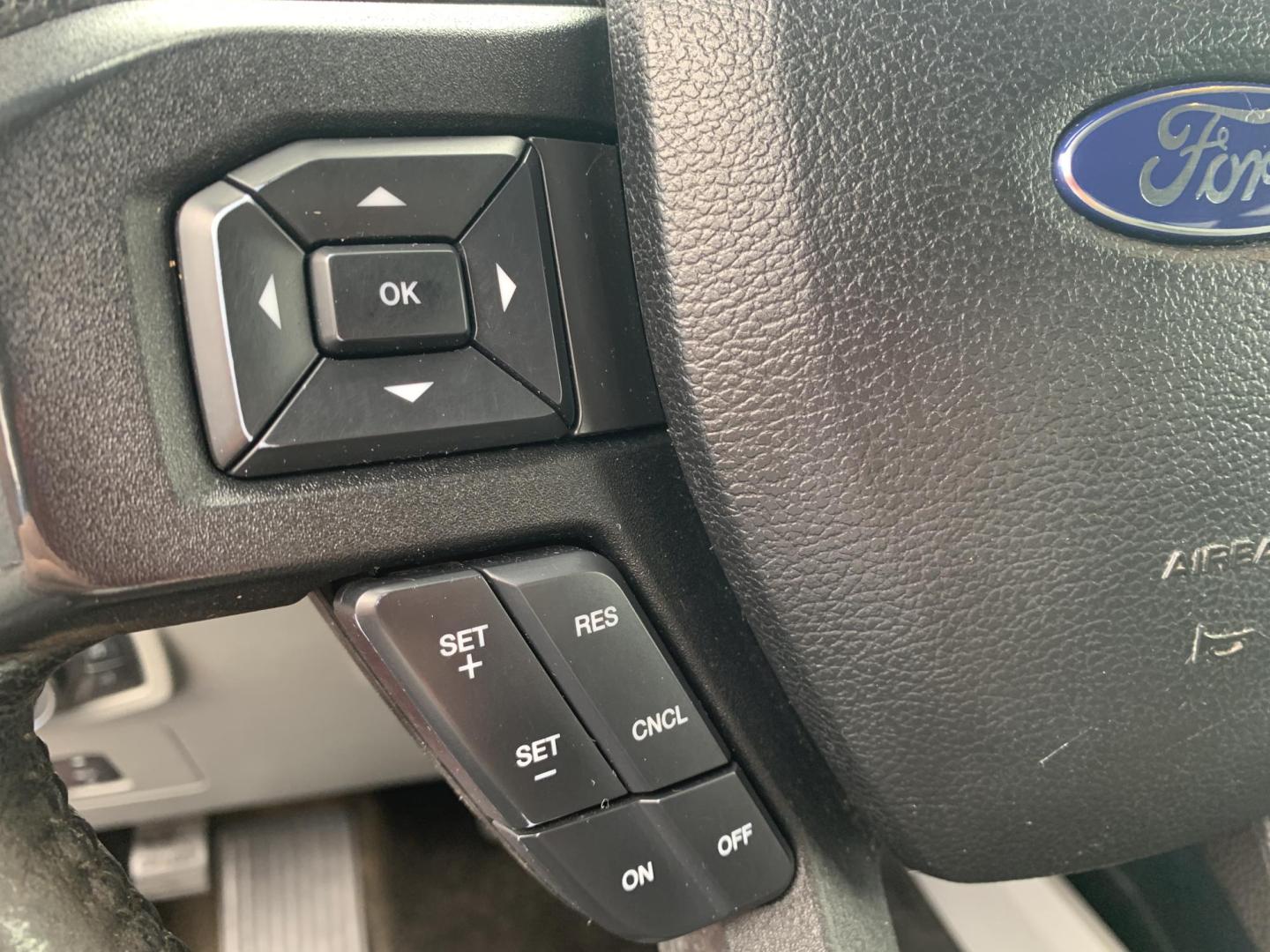 2015 RED /Gray Cloth Ford F-150 XLT SuperCrew 4WD (1FTFW1EF3FF) with an 5.0L V8 engine, Automatic transmission, located at 506 S. Kingshighway, Cape Girardeau, MO, 63703, (573) 235-5000, 37.294991, -89.553635 - 2015 Ford F-150 XLT 148xxx miles 4x4 5.0L V8 Automatic Backup Camera Bluetooth Remote Start Cruise Power Windows/Locks/Mirrors We have financing available and we accept trades! Fill out a credit application on our website or come by today! If you have any questions, give us a call at (573 - Photo#21